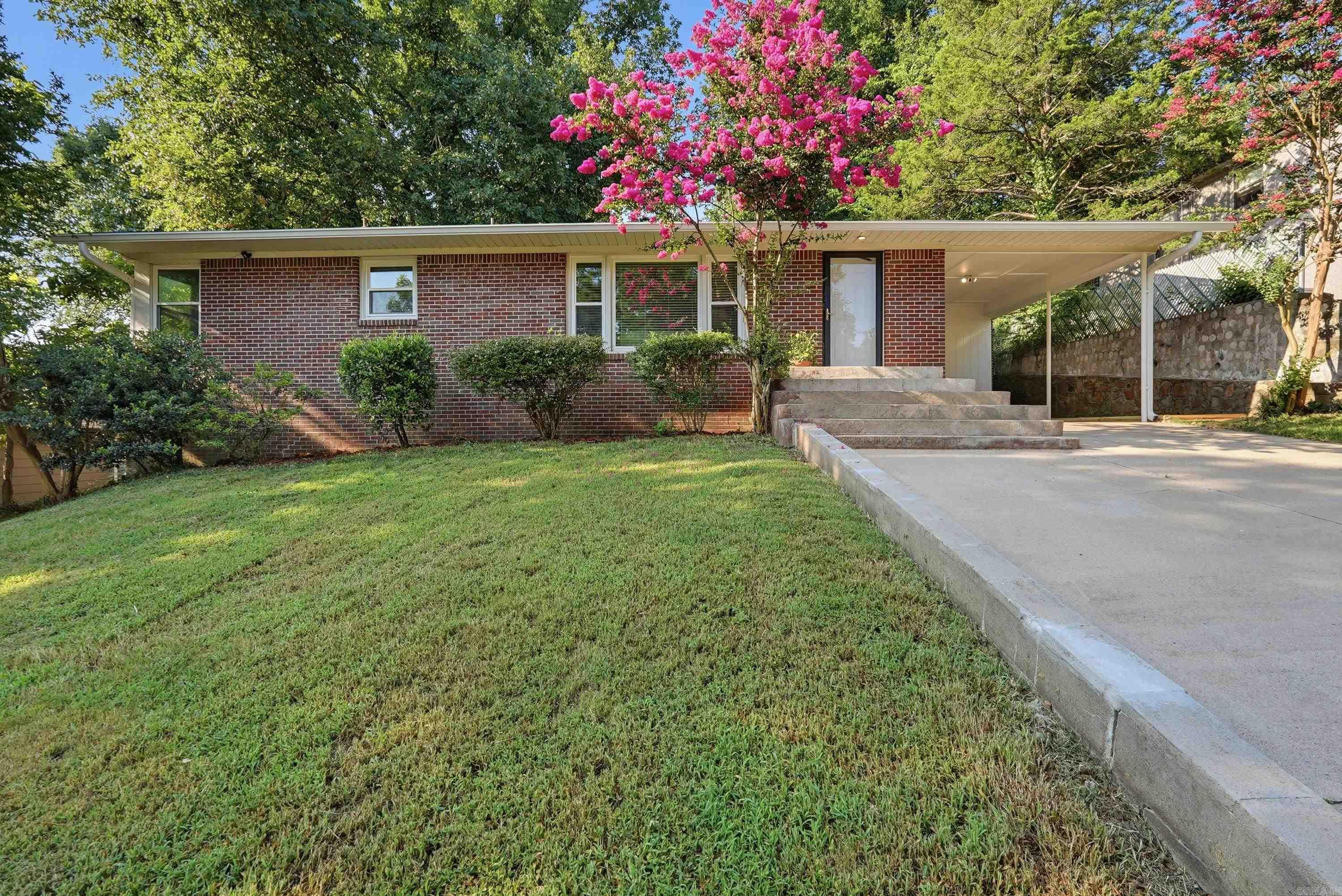 97 Indian Trail — photo 3