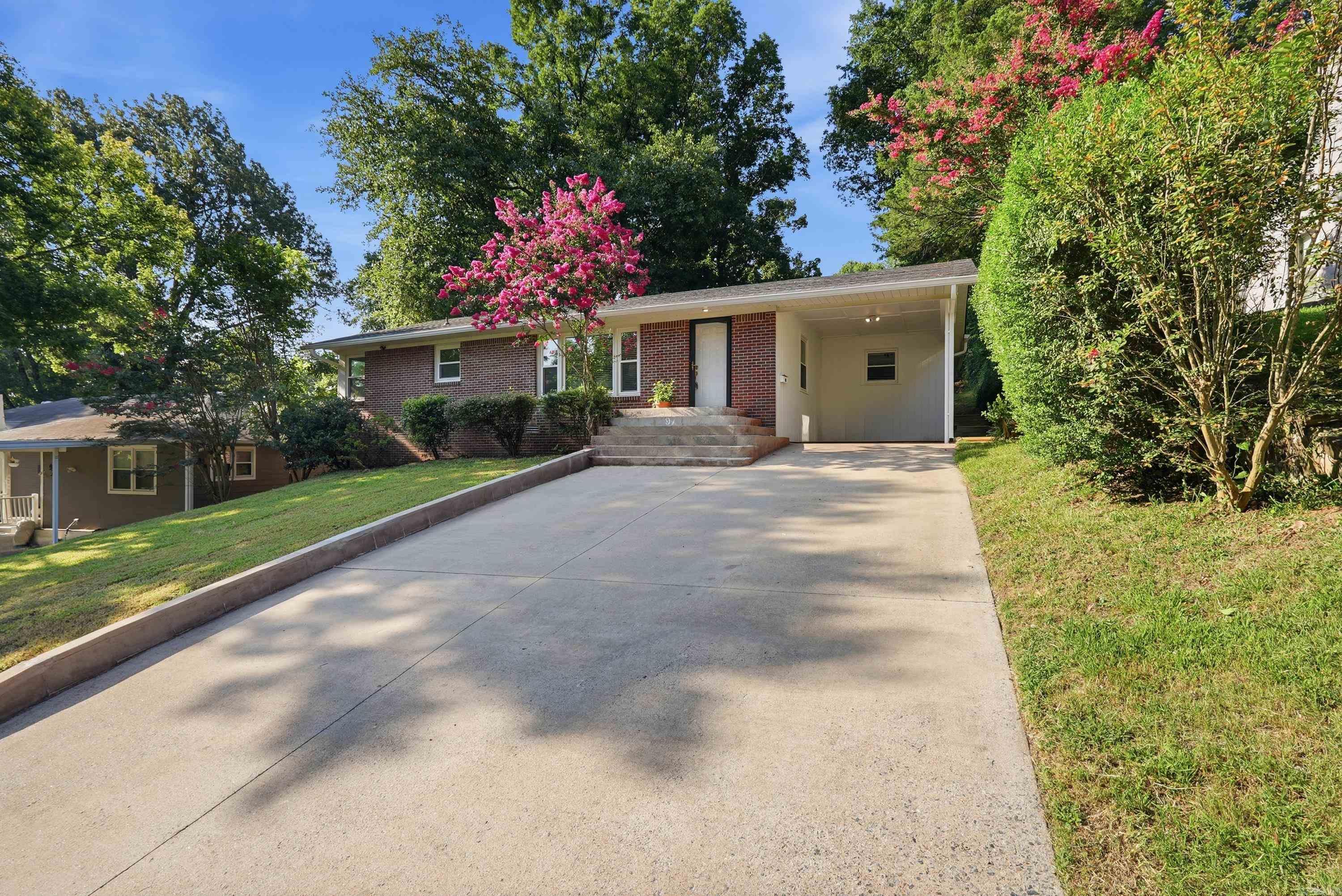 97 Indian Trail — photo 4