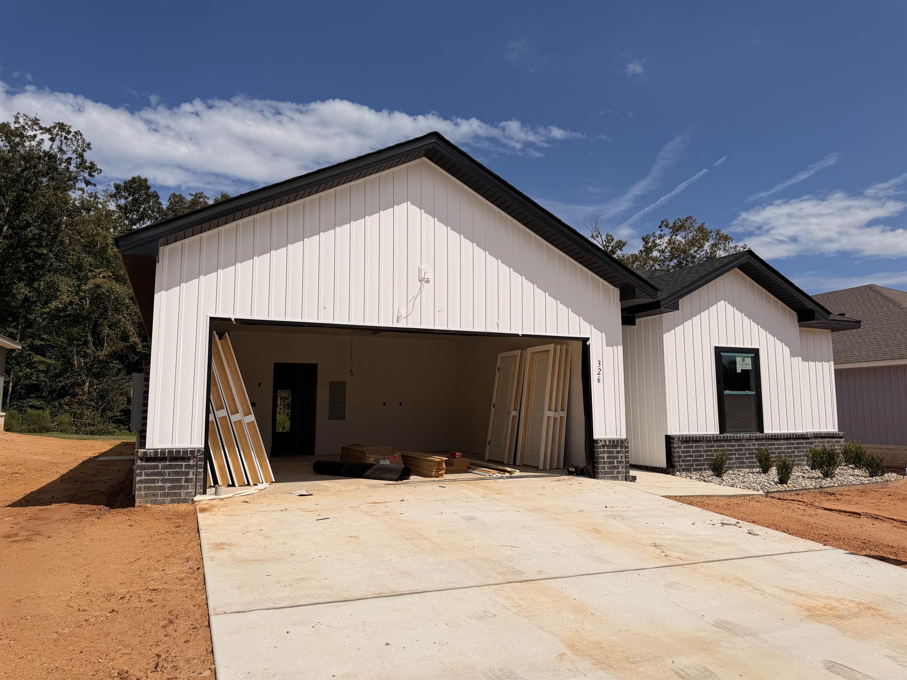 334 Everest Street — exterior