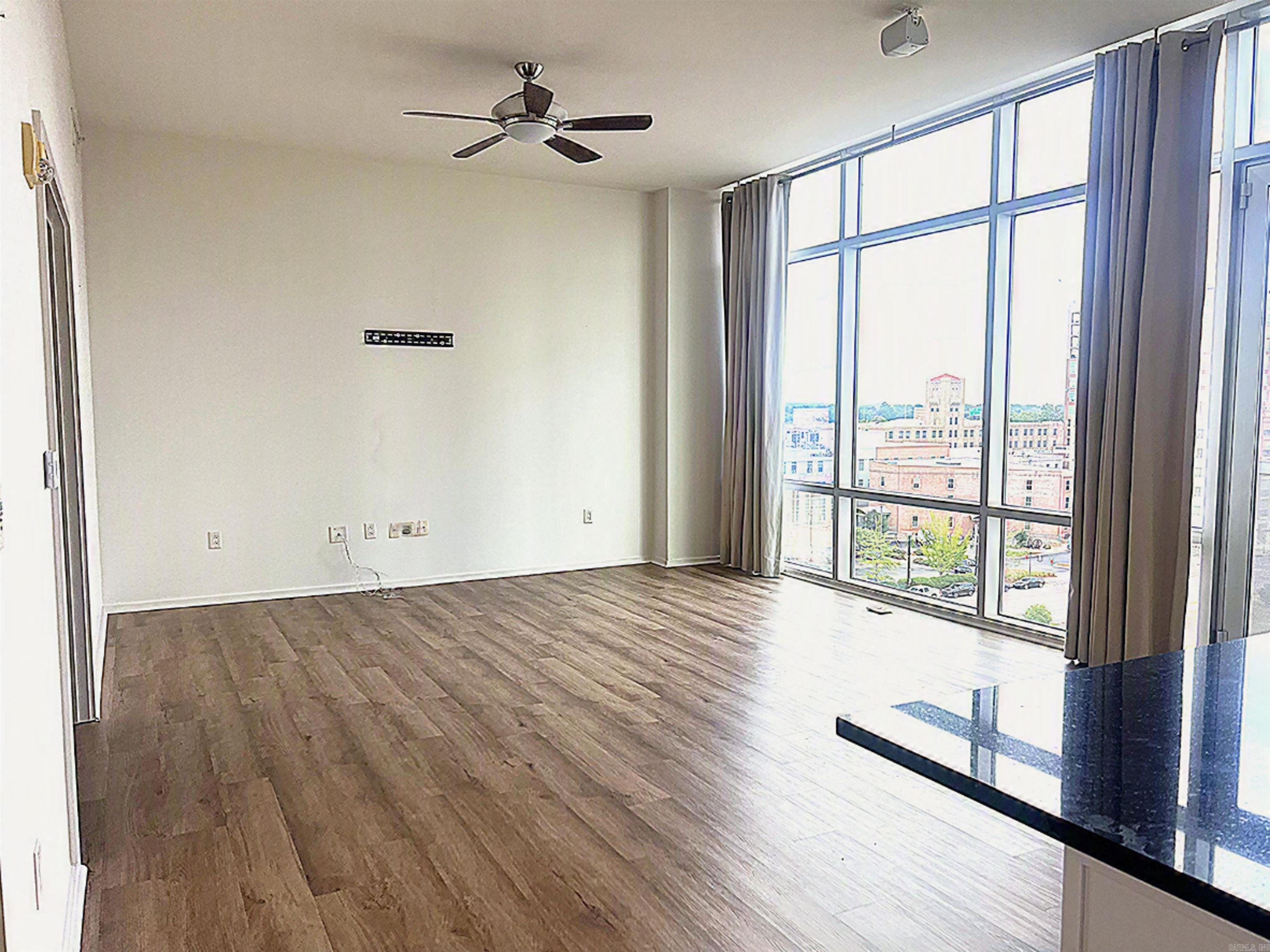 300 E 3rd, Apt 706 — photo 4