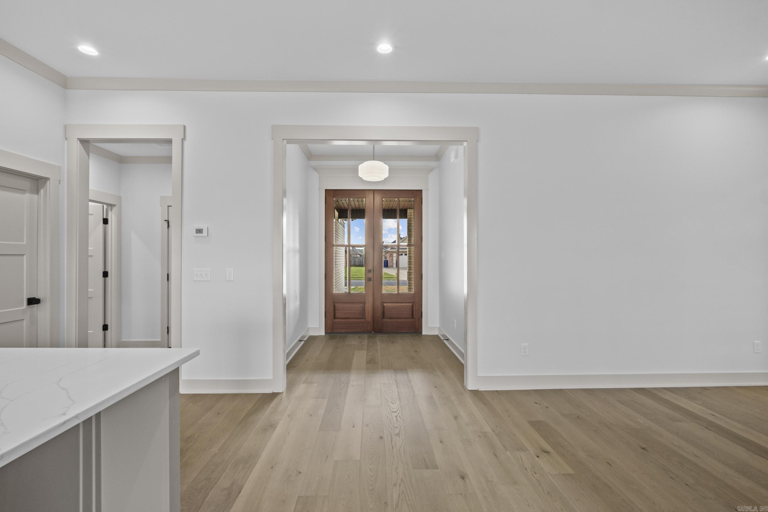 2390 Lakewood Circle — photo 3