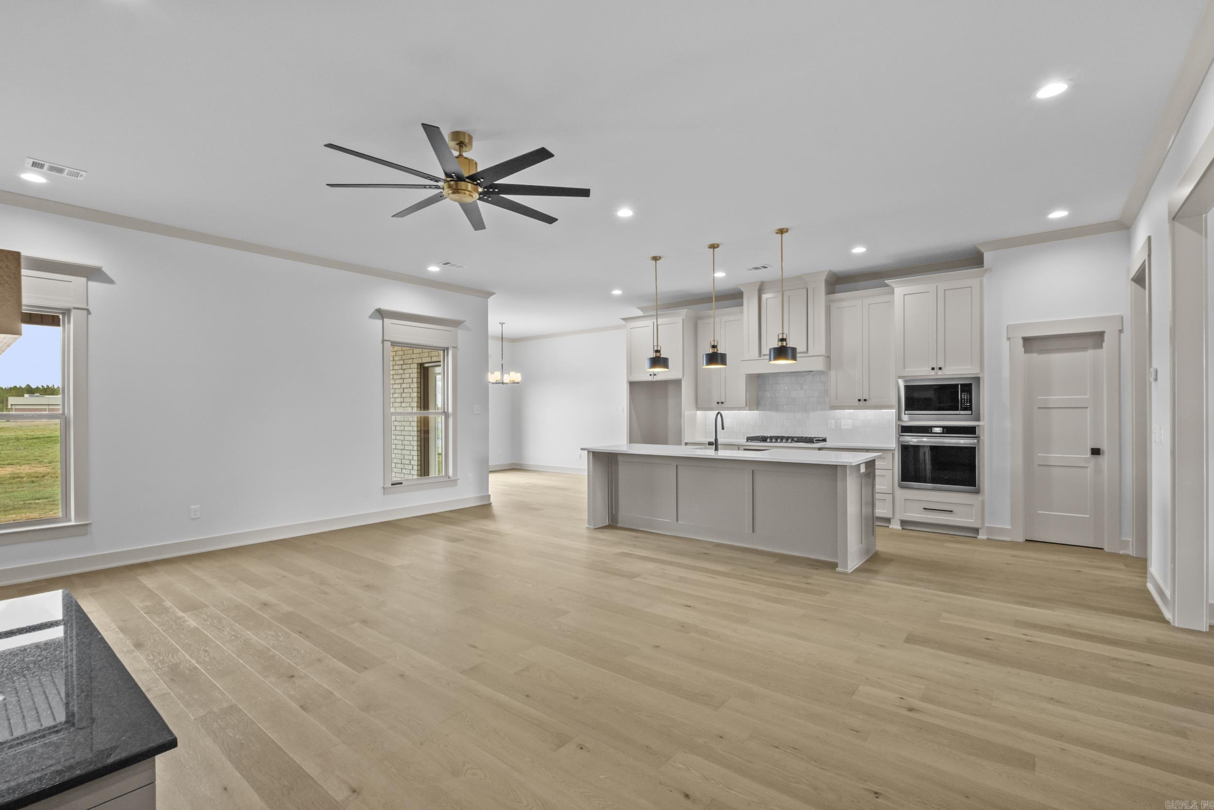 2390 Lakewood Circle — photo 5