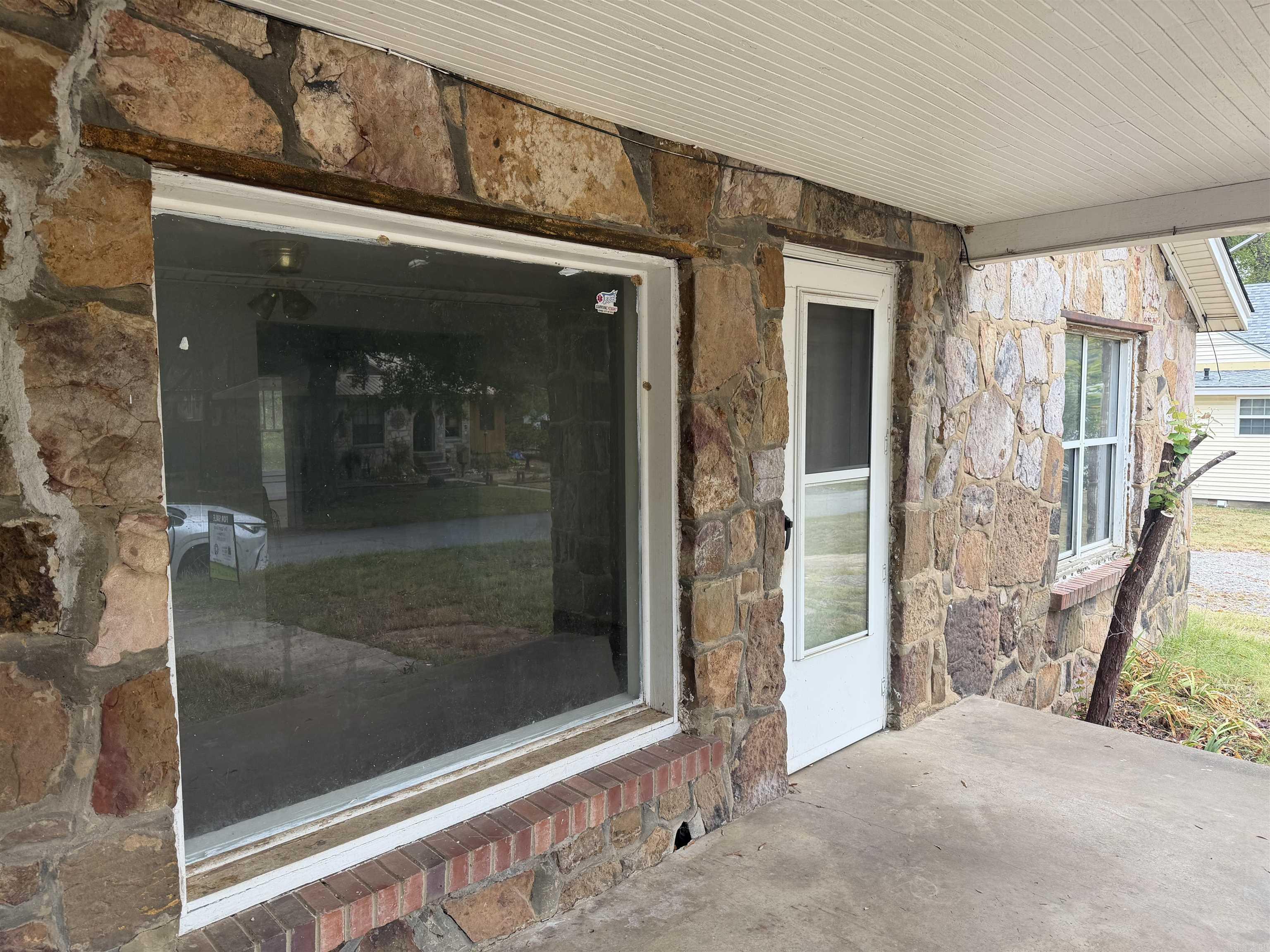 1006 W Mcrae Avenue — photo 3