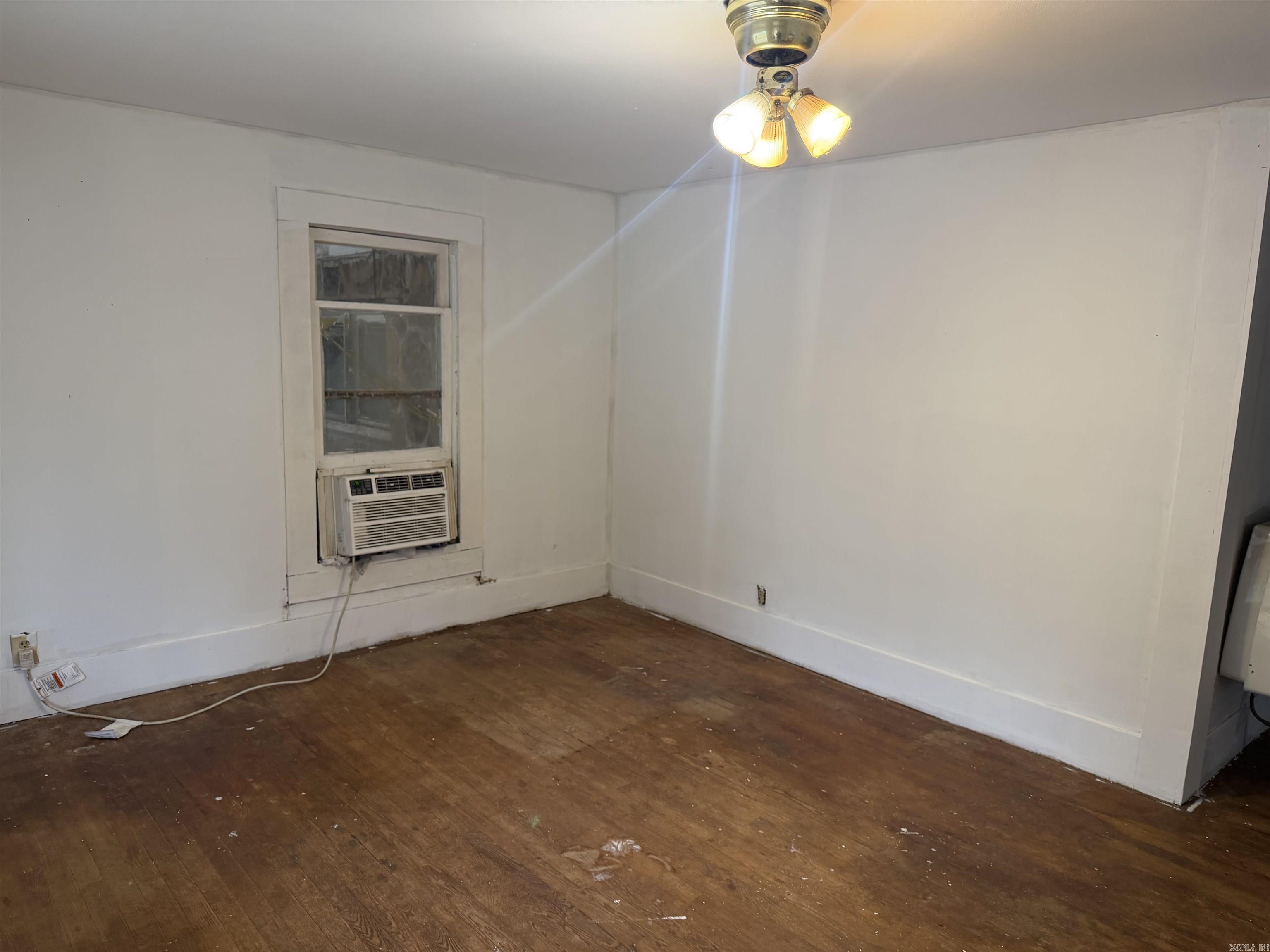 1006 W Mcrae Avenue — photo 4