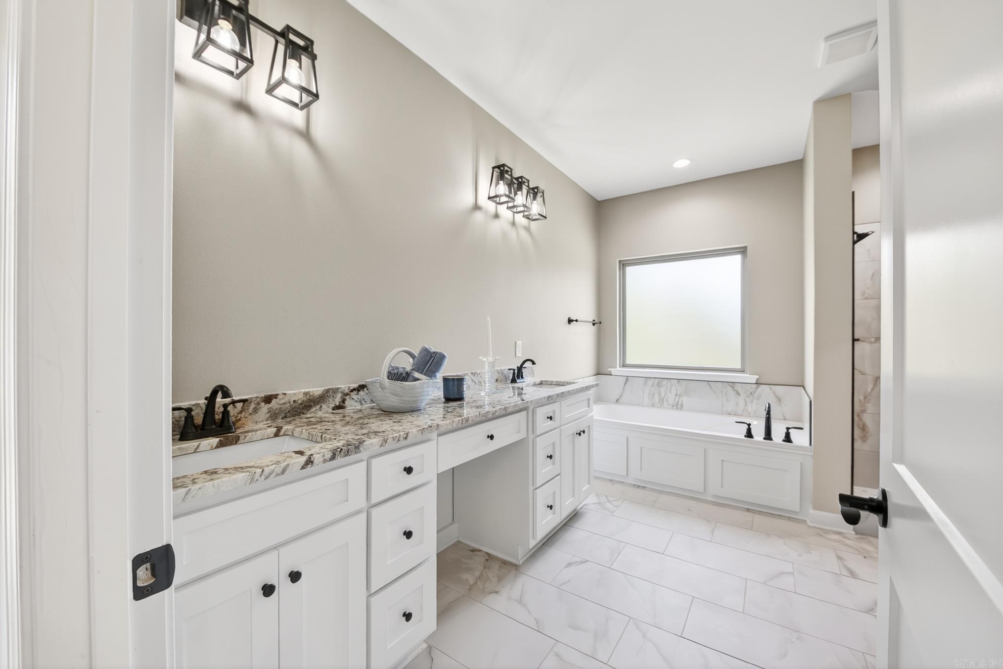 556 Valley Oak Drive Sherwood, AR 72120-0000