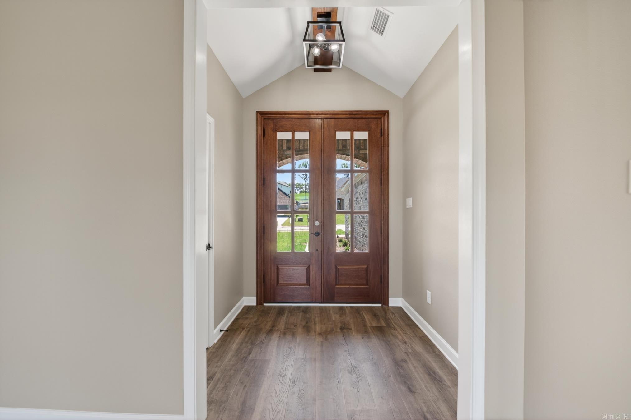 556 Valley Oak Drive — photo 4