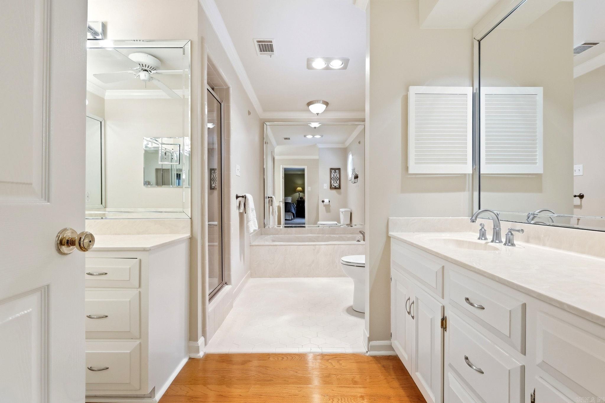 19 Club Manor  Maumelle, AR