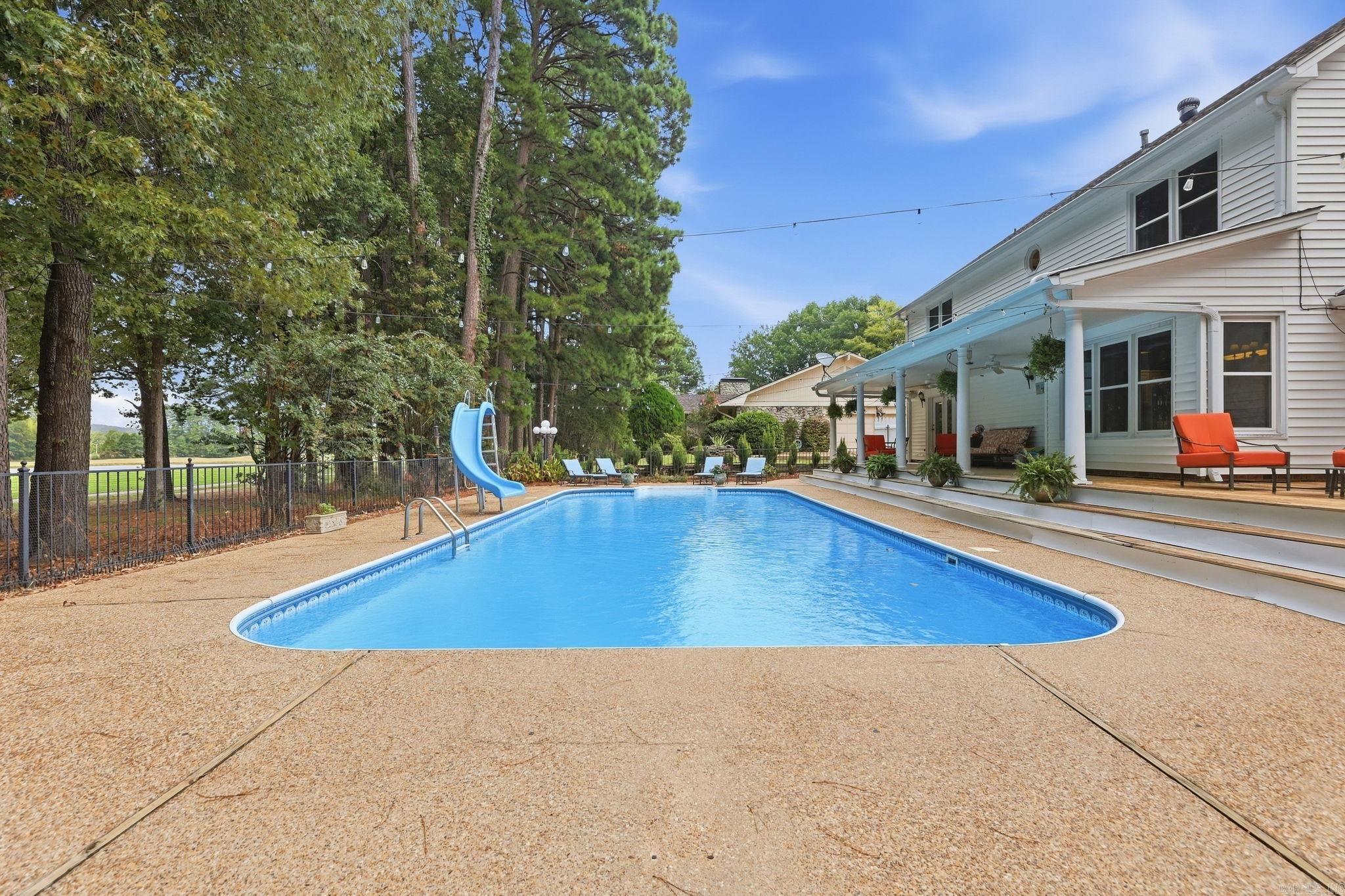 19 Club Manor  Maumelle, AR
