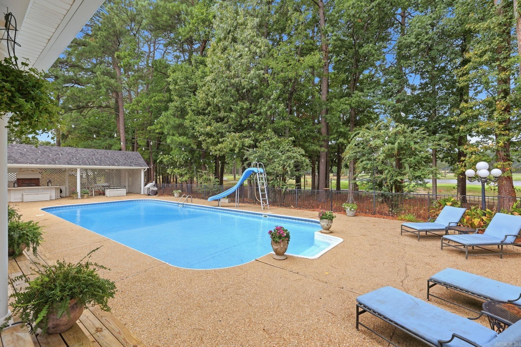 19 Club Manor  Maumelle, AR