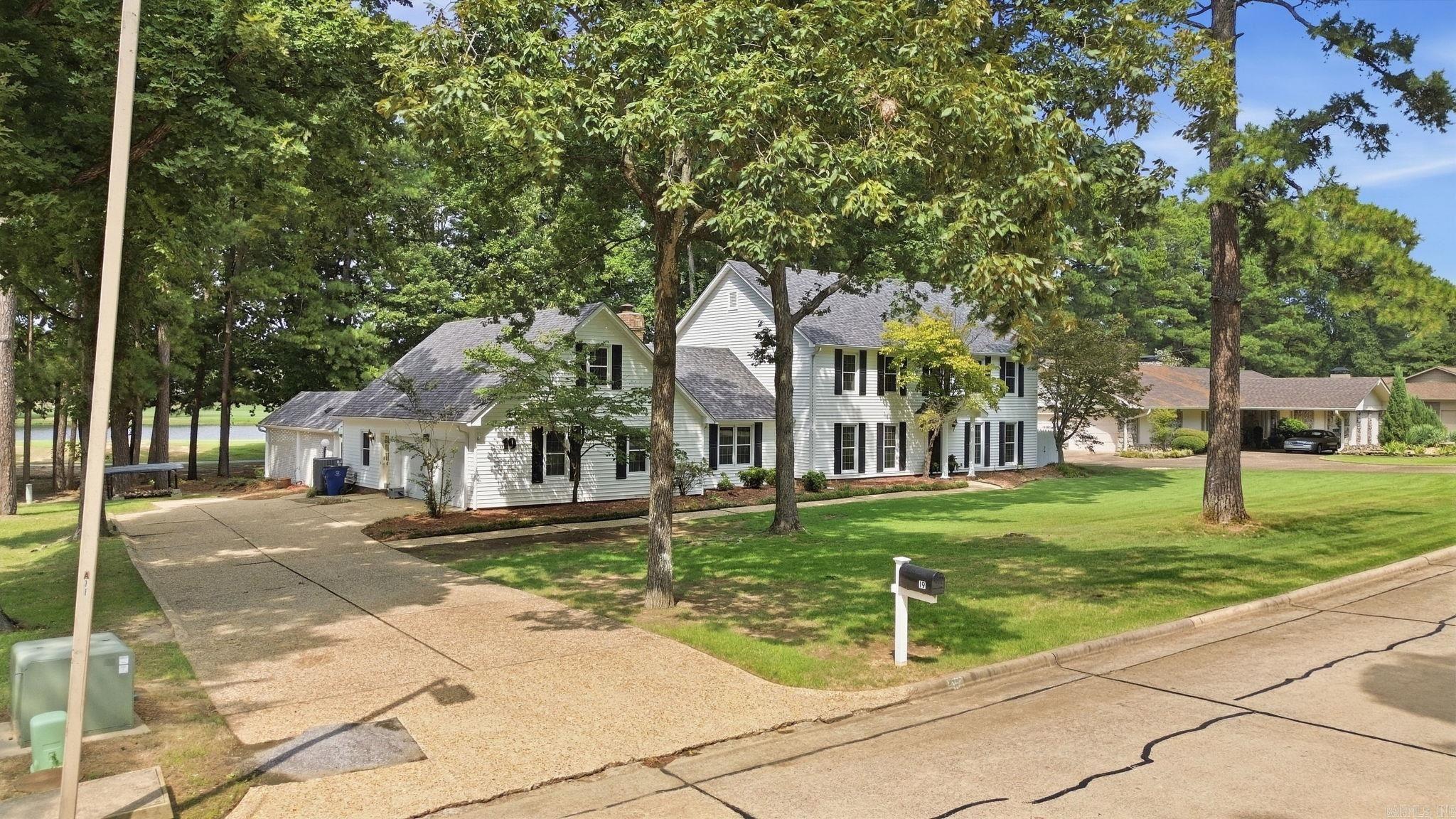 19 Club Manor  Maumelle, AR