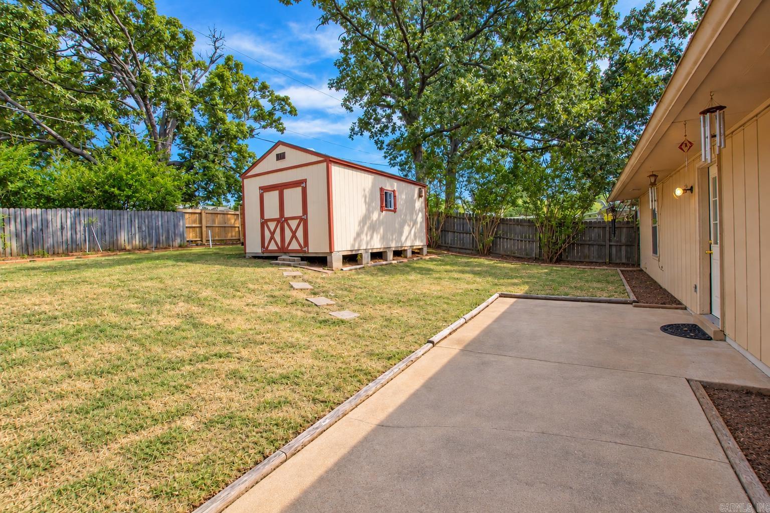 106 Robin Glen Dr.  Sherwood, AR