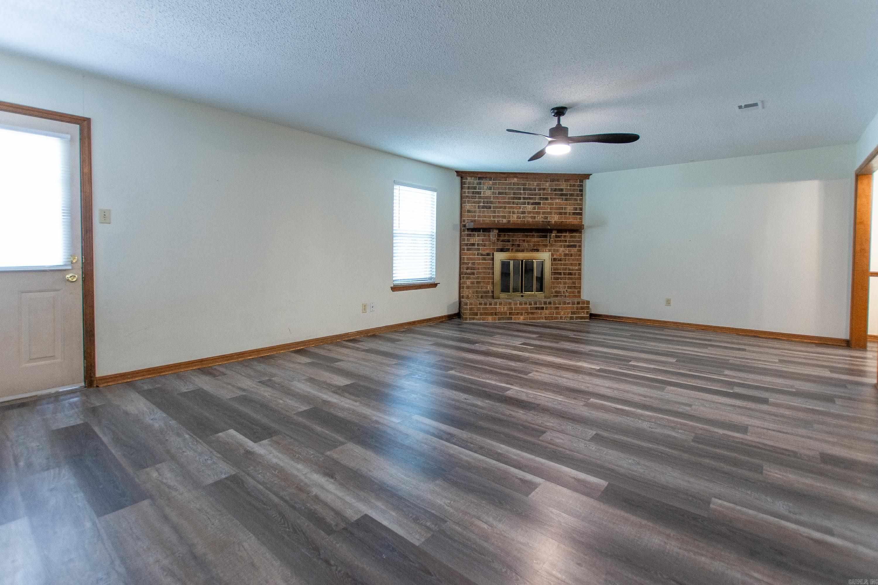106 Robin Glen Dr. — photo 5