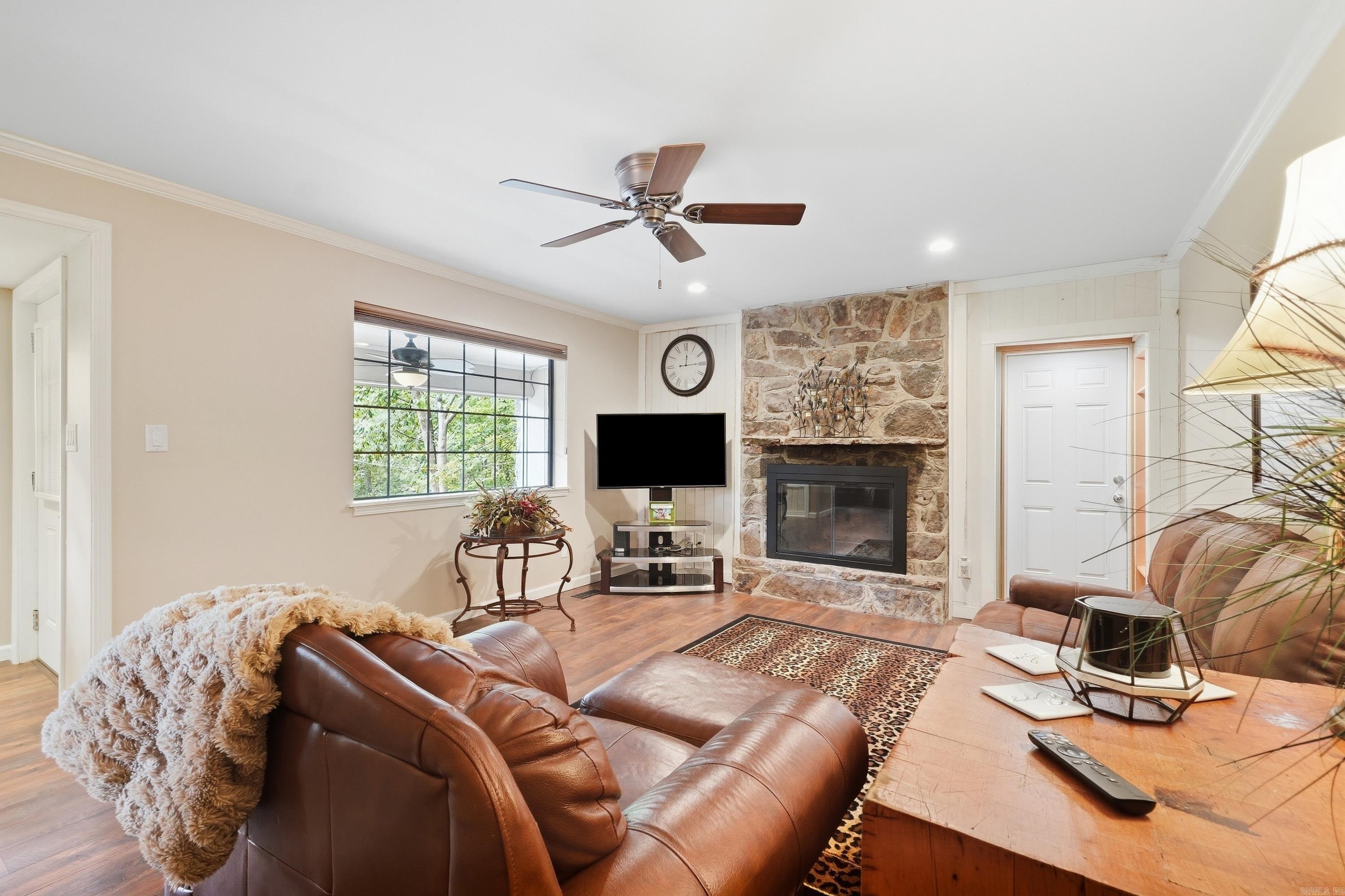 214 Burnt Rock Falls  Fairfield Bay, AR