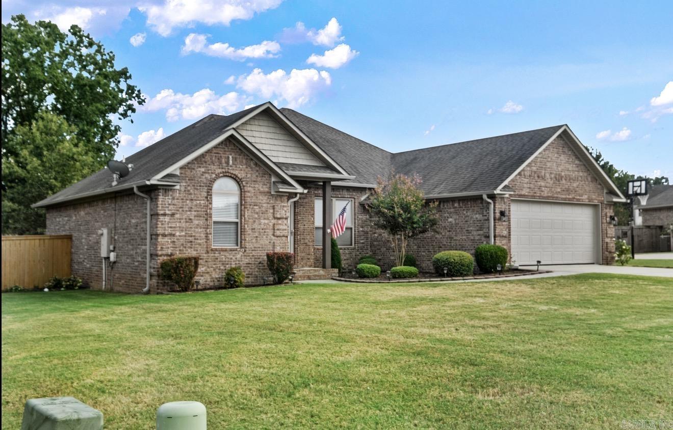 1229 Windsor Court — exterior