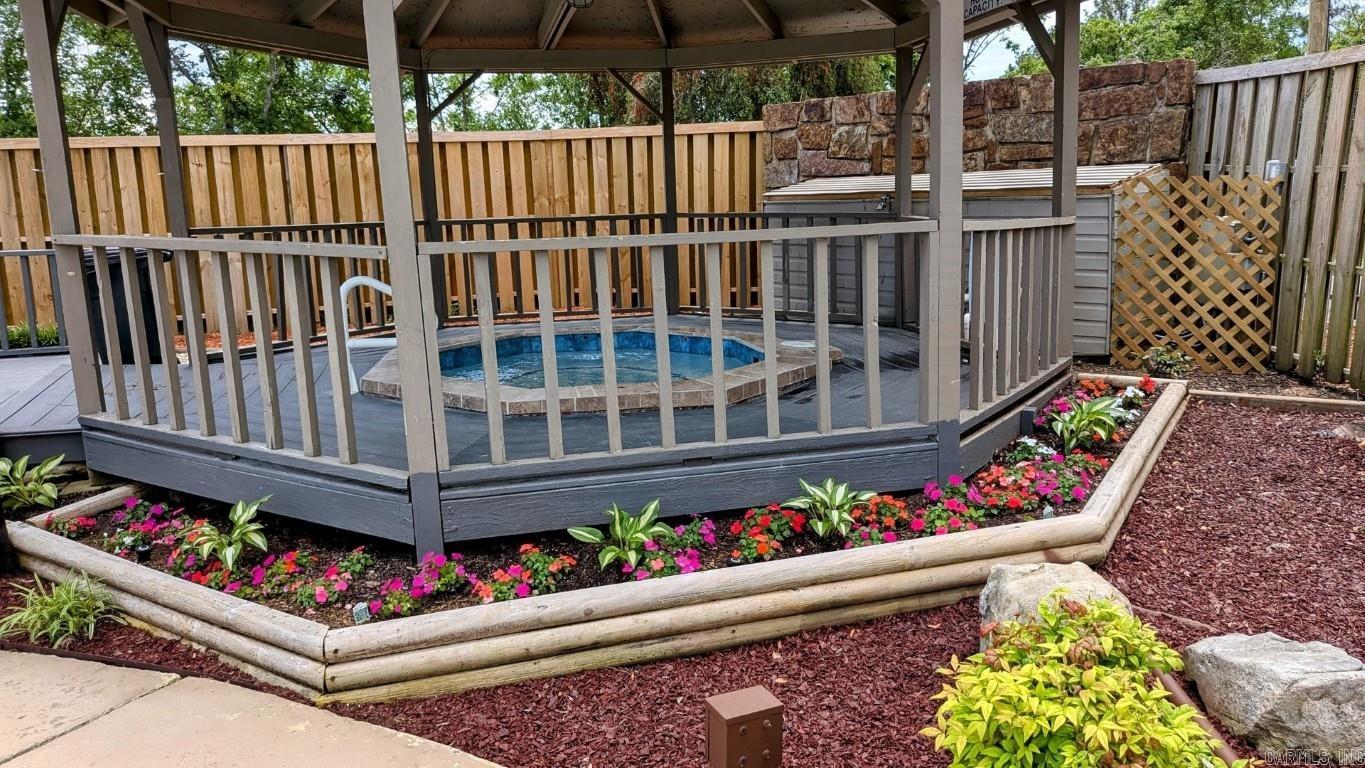 101 Long Island  Hot Springs, AR