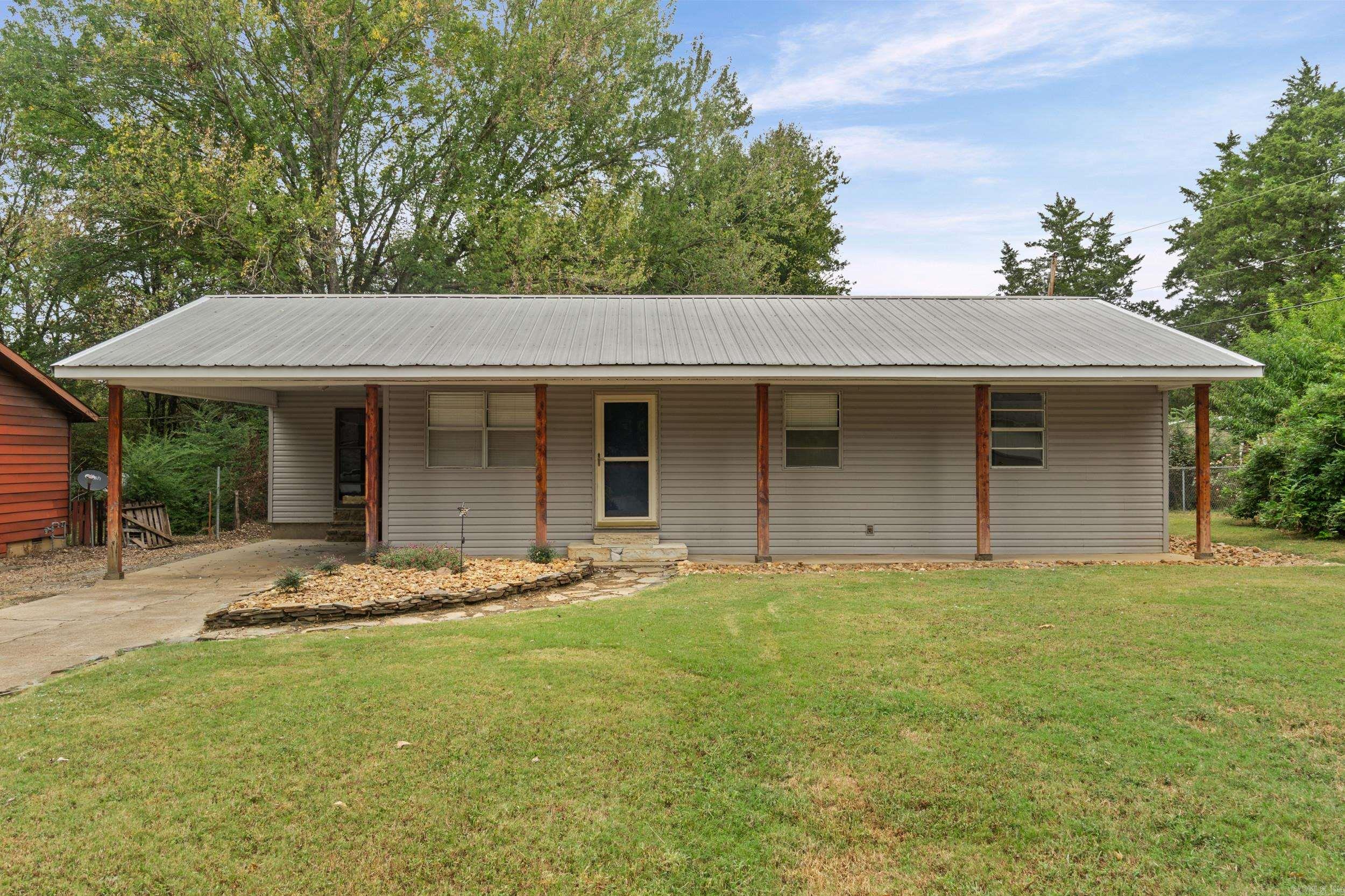 2 Evergreen Dr. — exterior