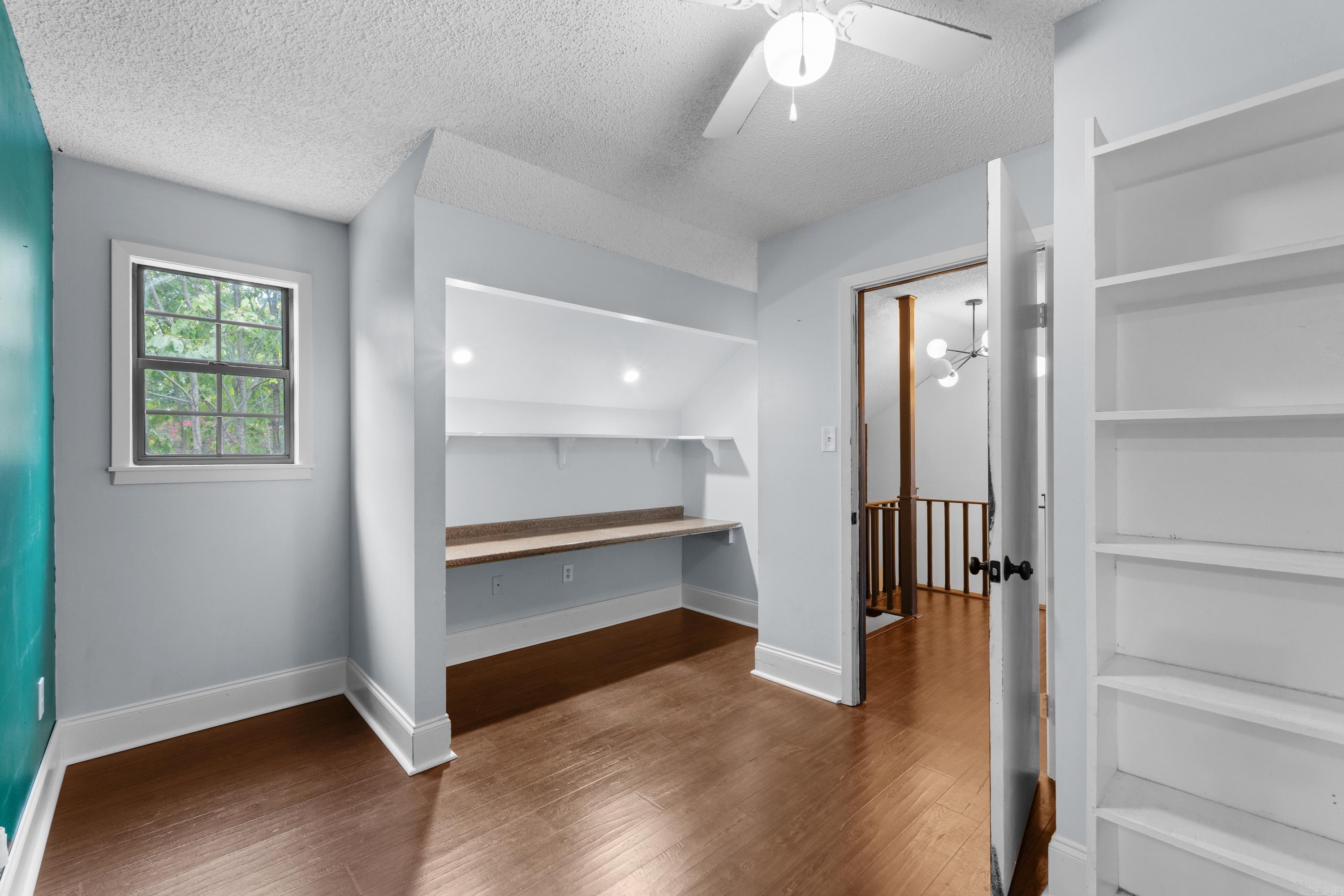 1845 Cox  Conway, AR
