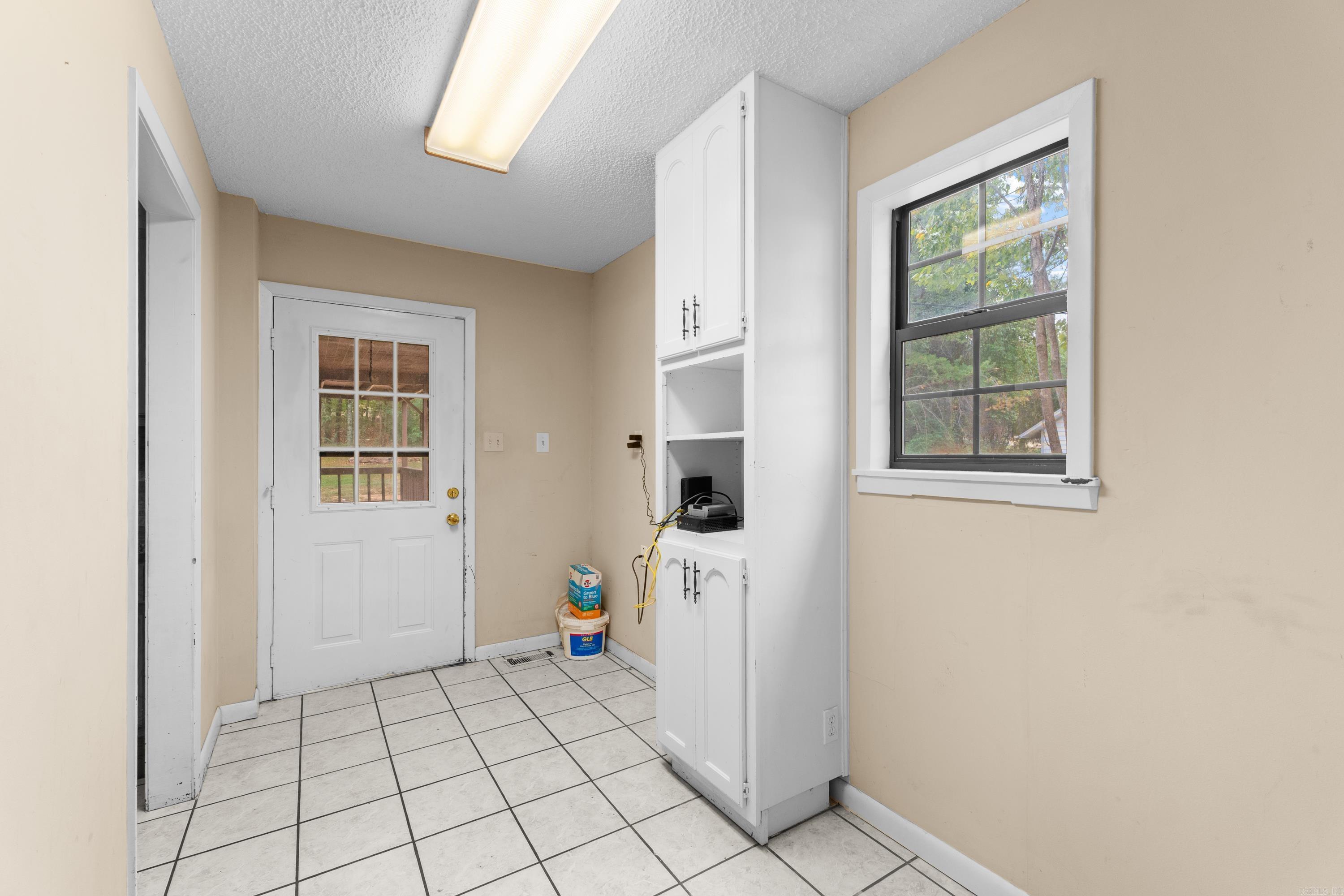 1845 Cox  Conway, AR