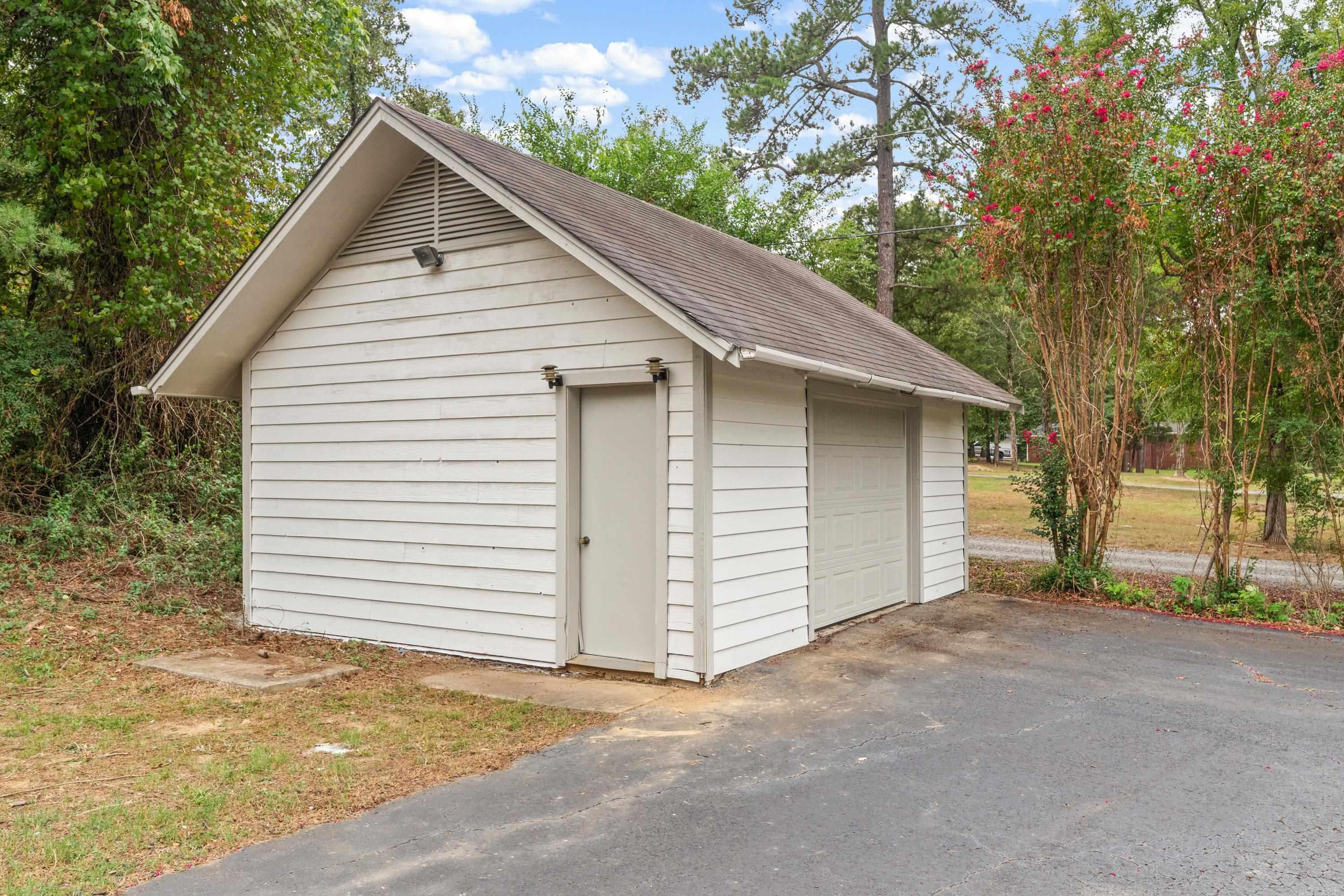 1845 Cox  Conway, AR