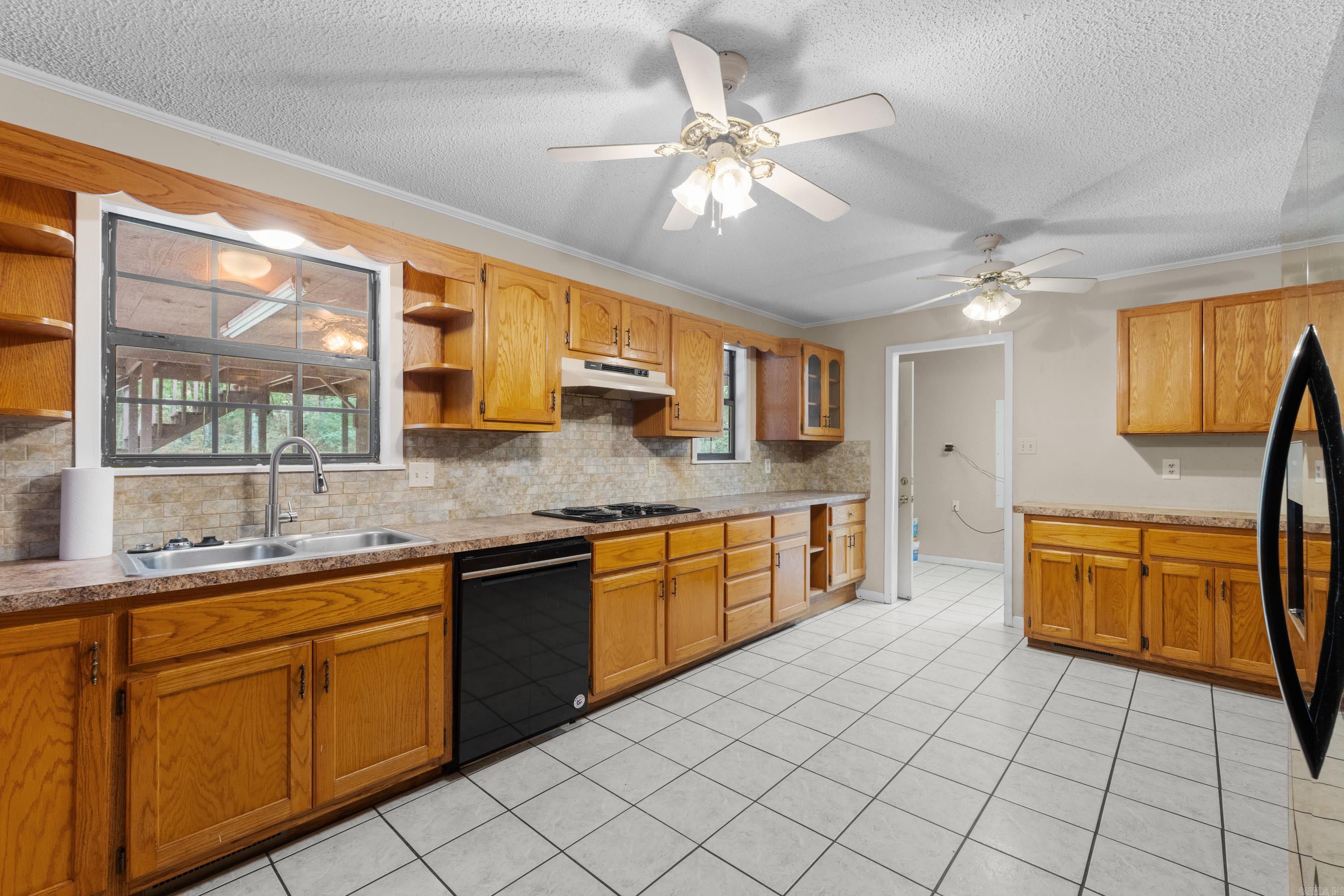 1845 Cox  Conway, AR