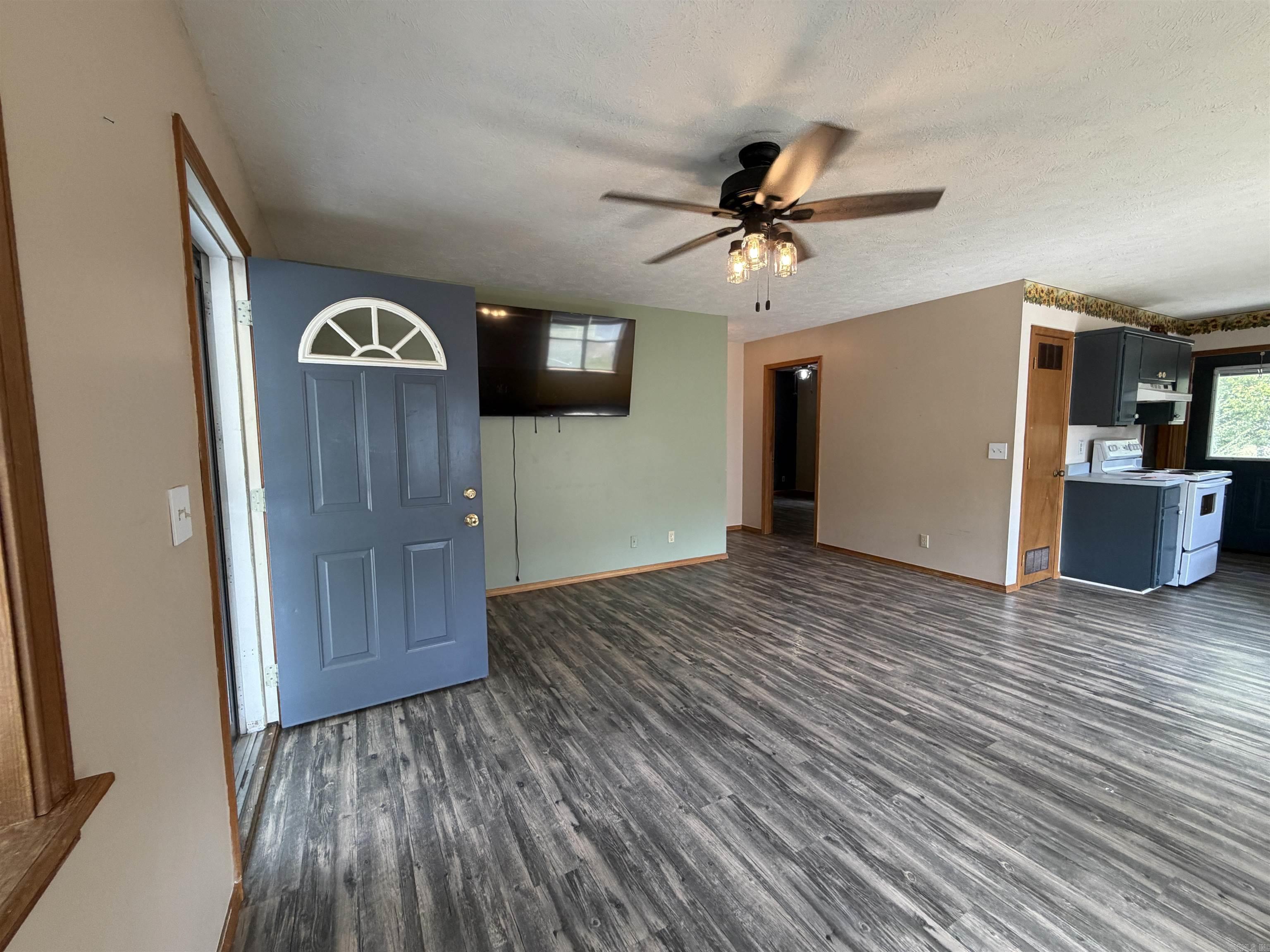301 South Street Court  Flippin, AR