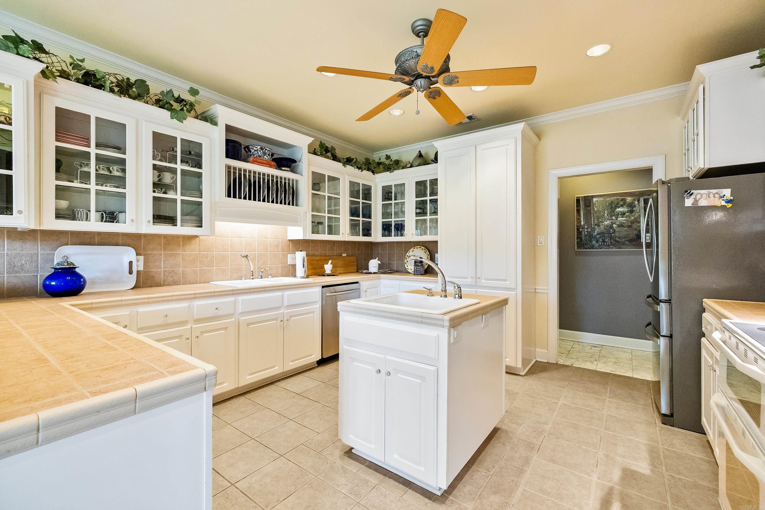 602 Colonial Bryant, AR 72022