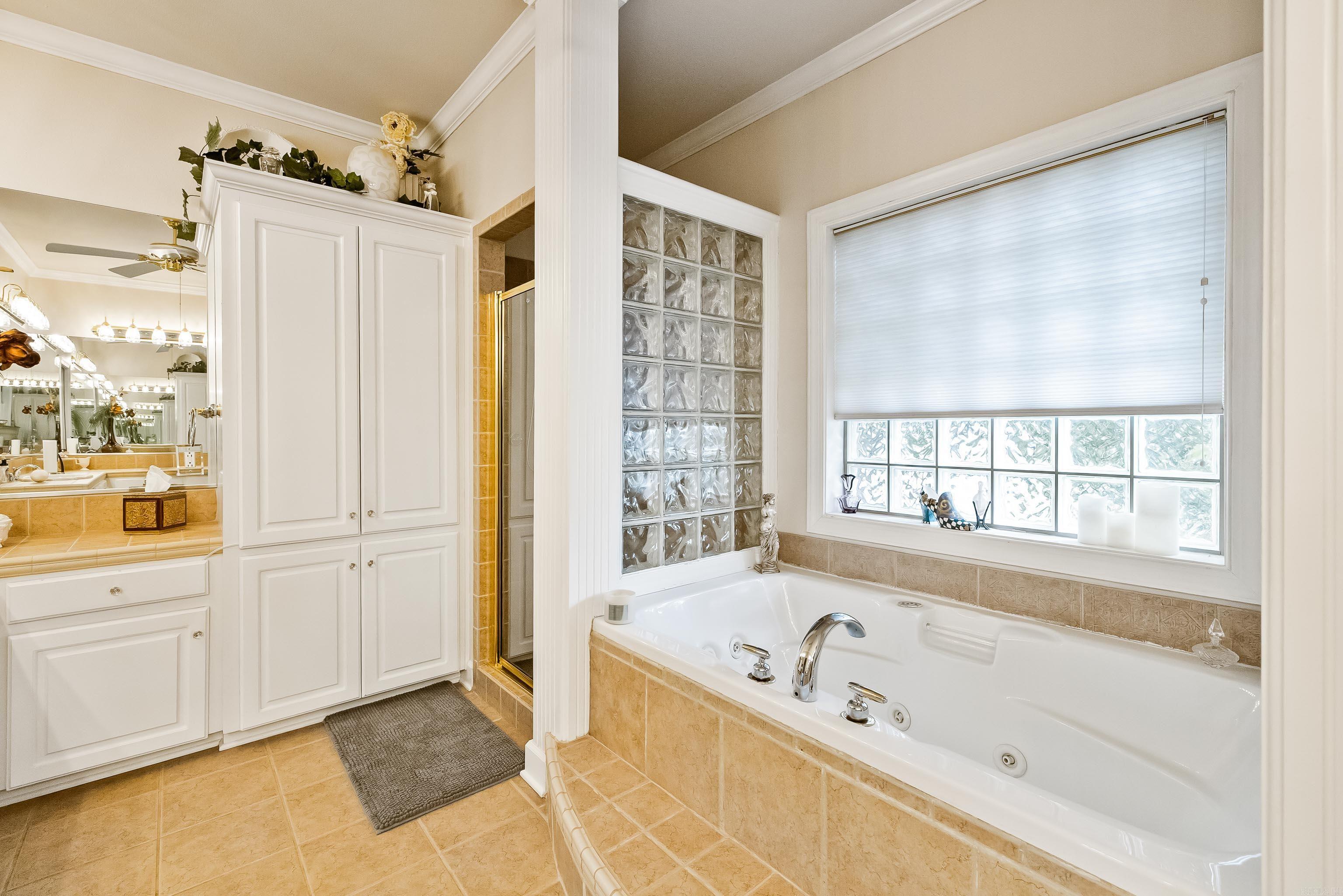602 Colonial Bryant, AR 72022