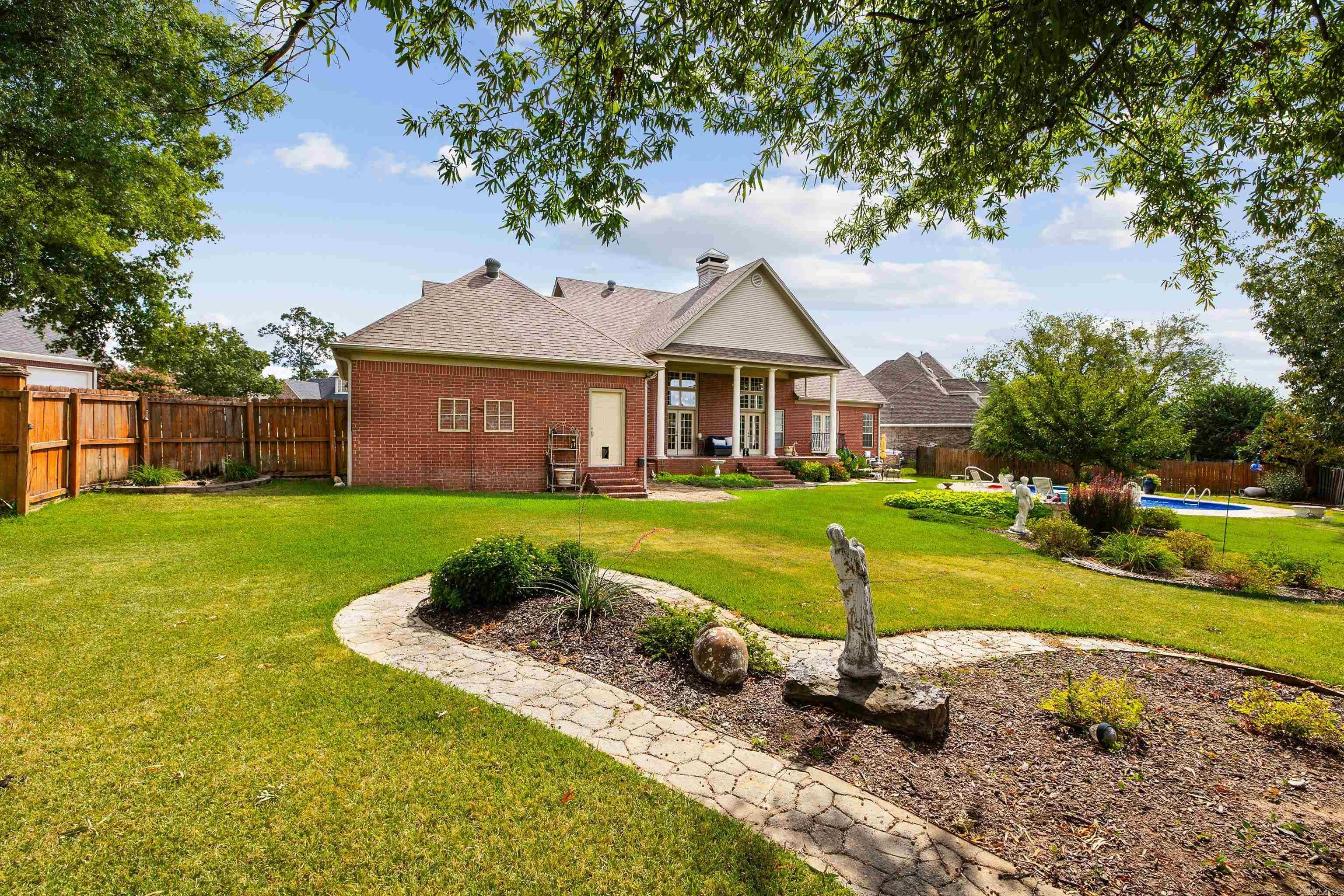 602 Colonial Bryant, AR 72022