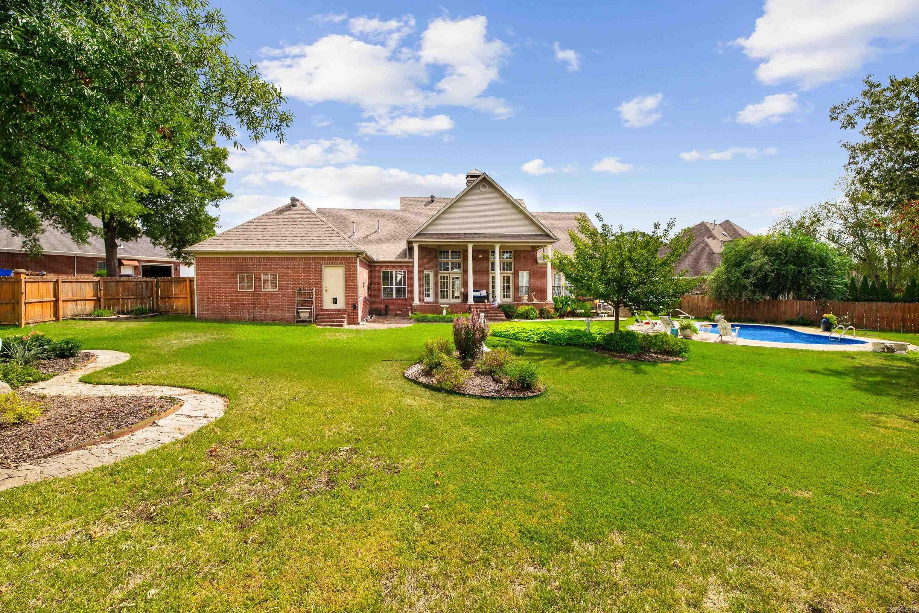 602 Colonial Bryant, AR 72022
