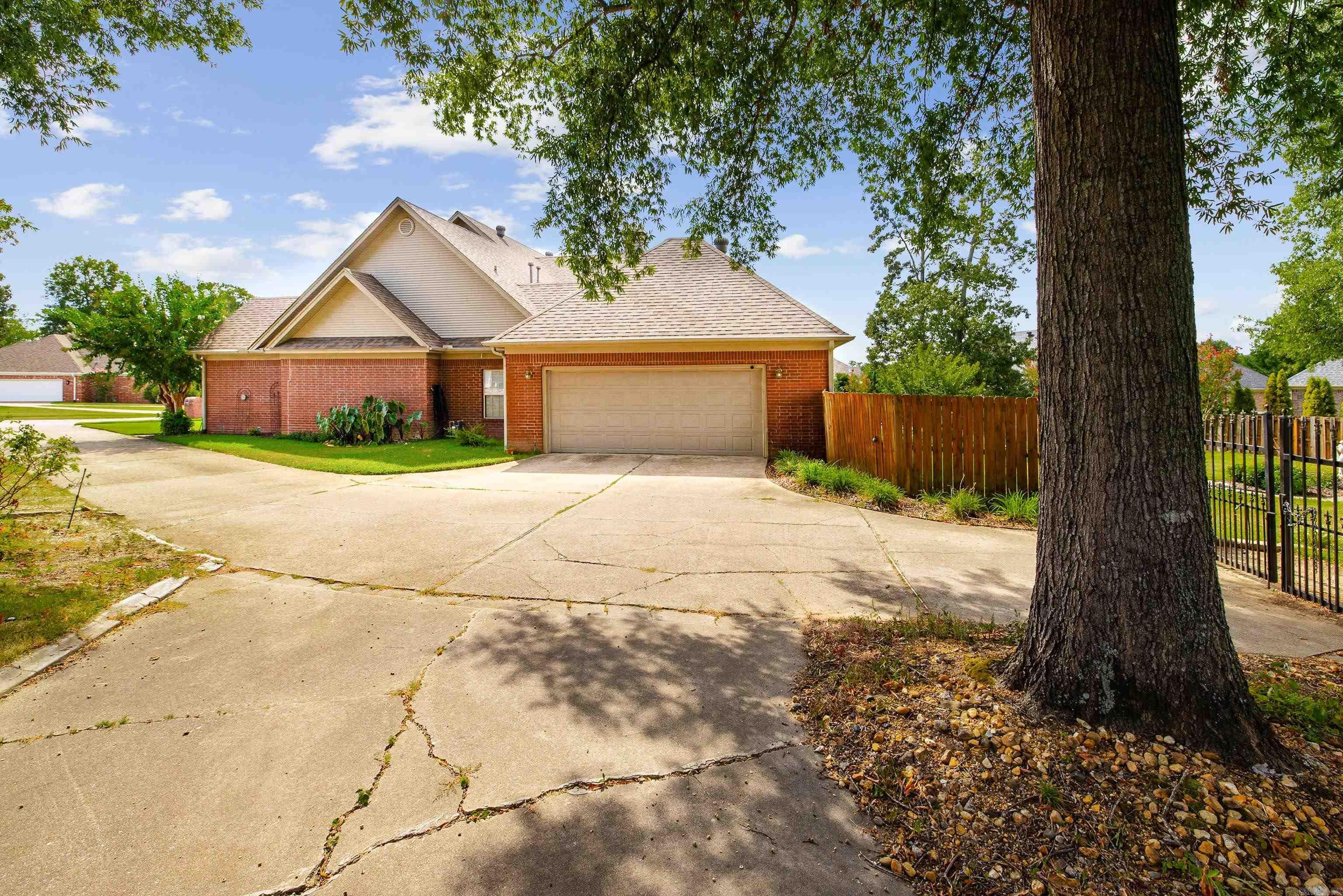 602 Colonial Bryant, AR 72022