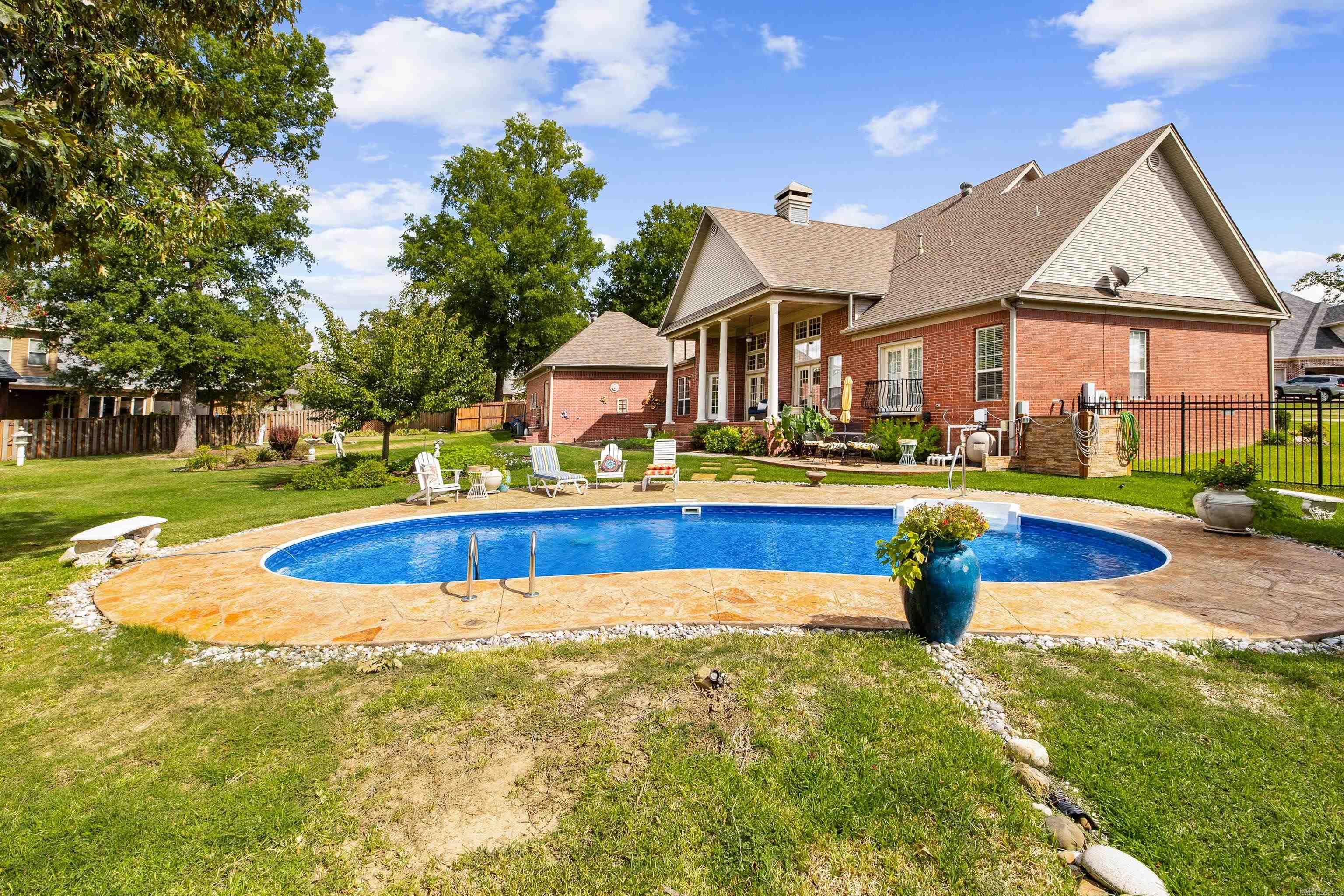 602 Colonial Bryant, AR 72022