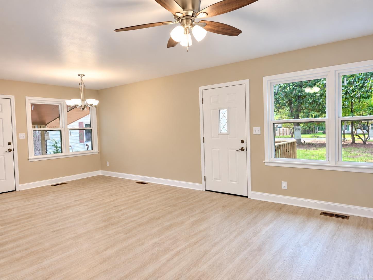1265 W Court  Piggott, AR