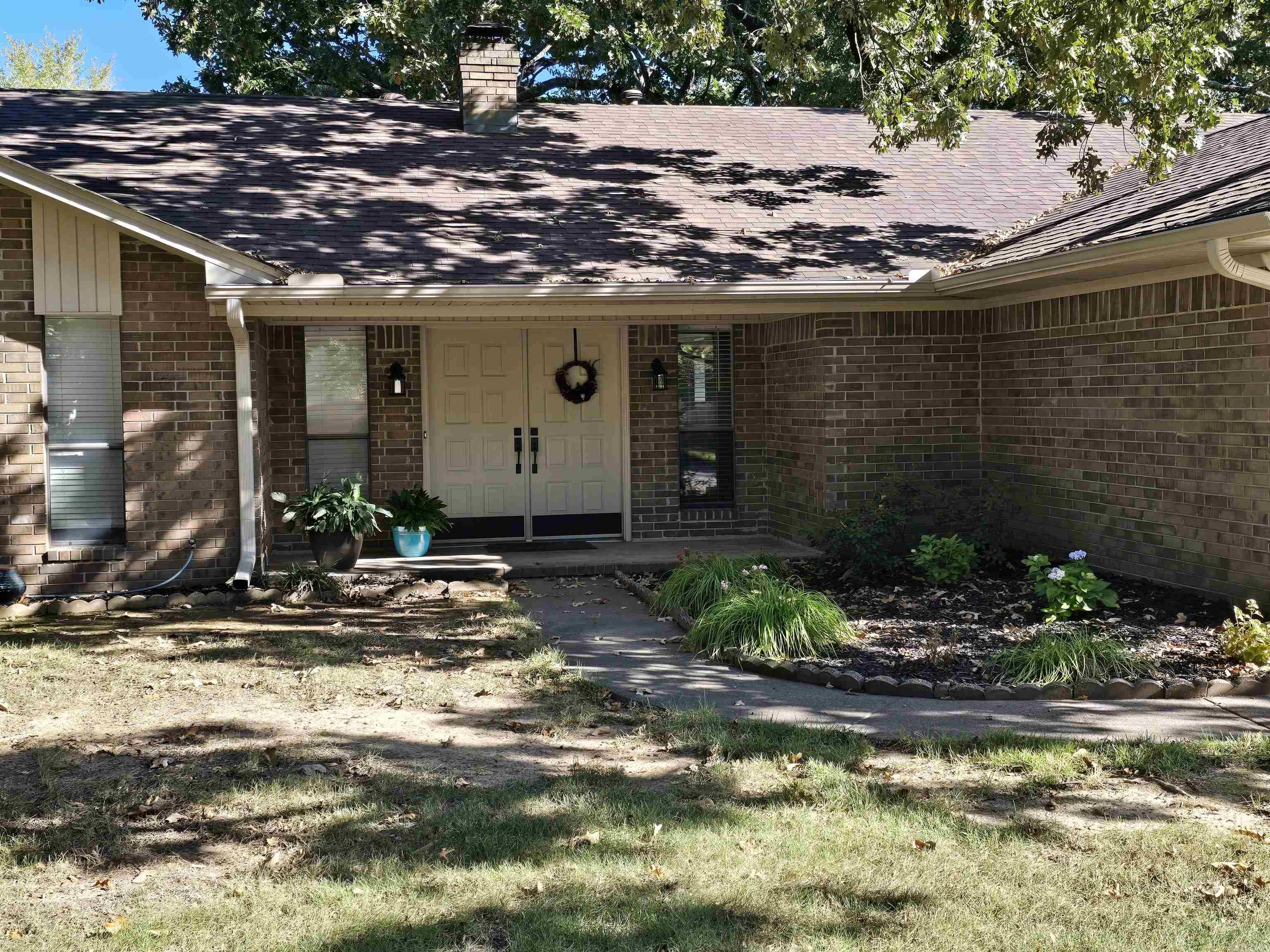 8 Sandstone Dr. — photo 2
