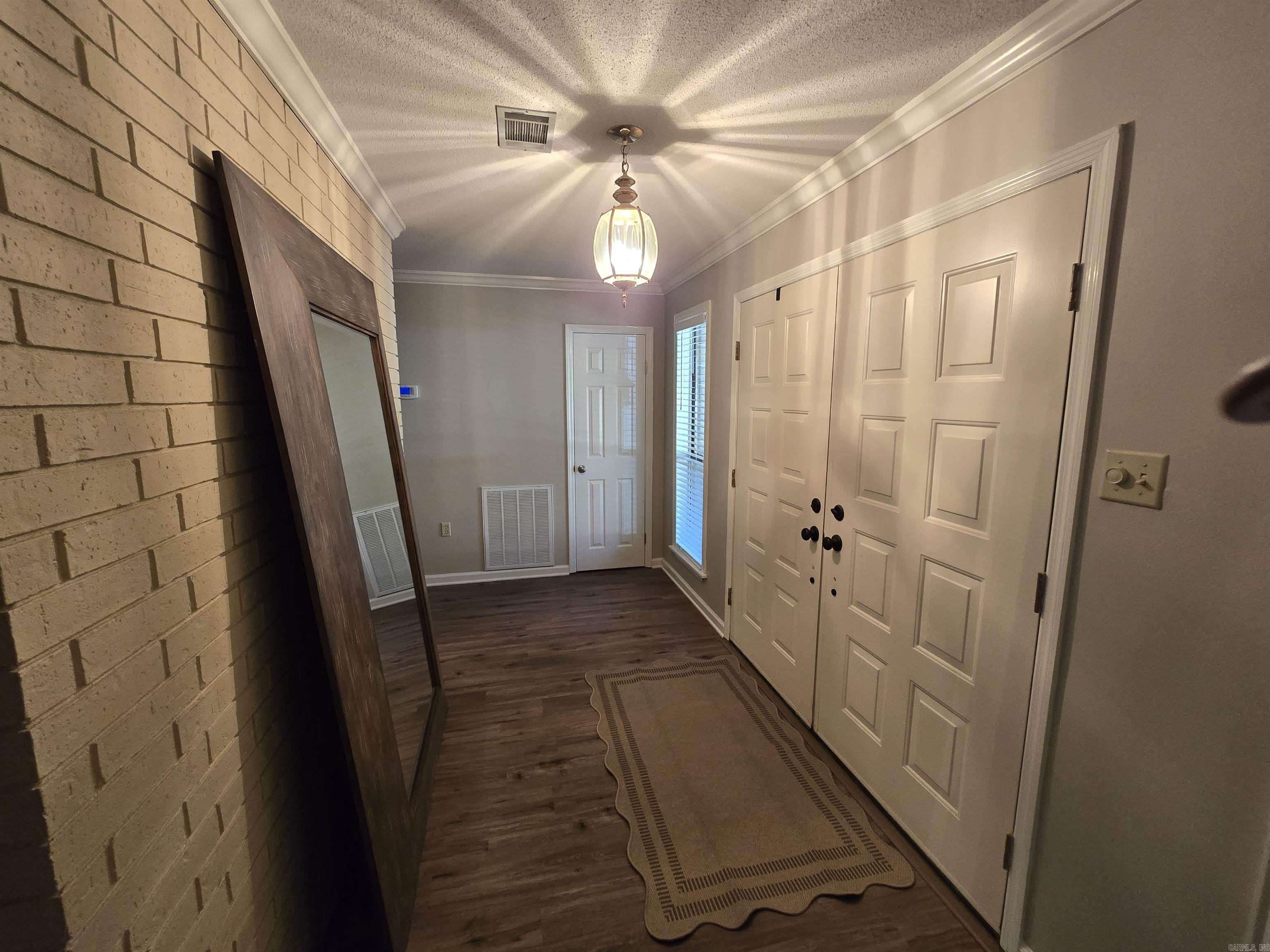8 Sandstone Dr. — photo 3