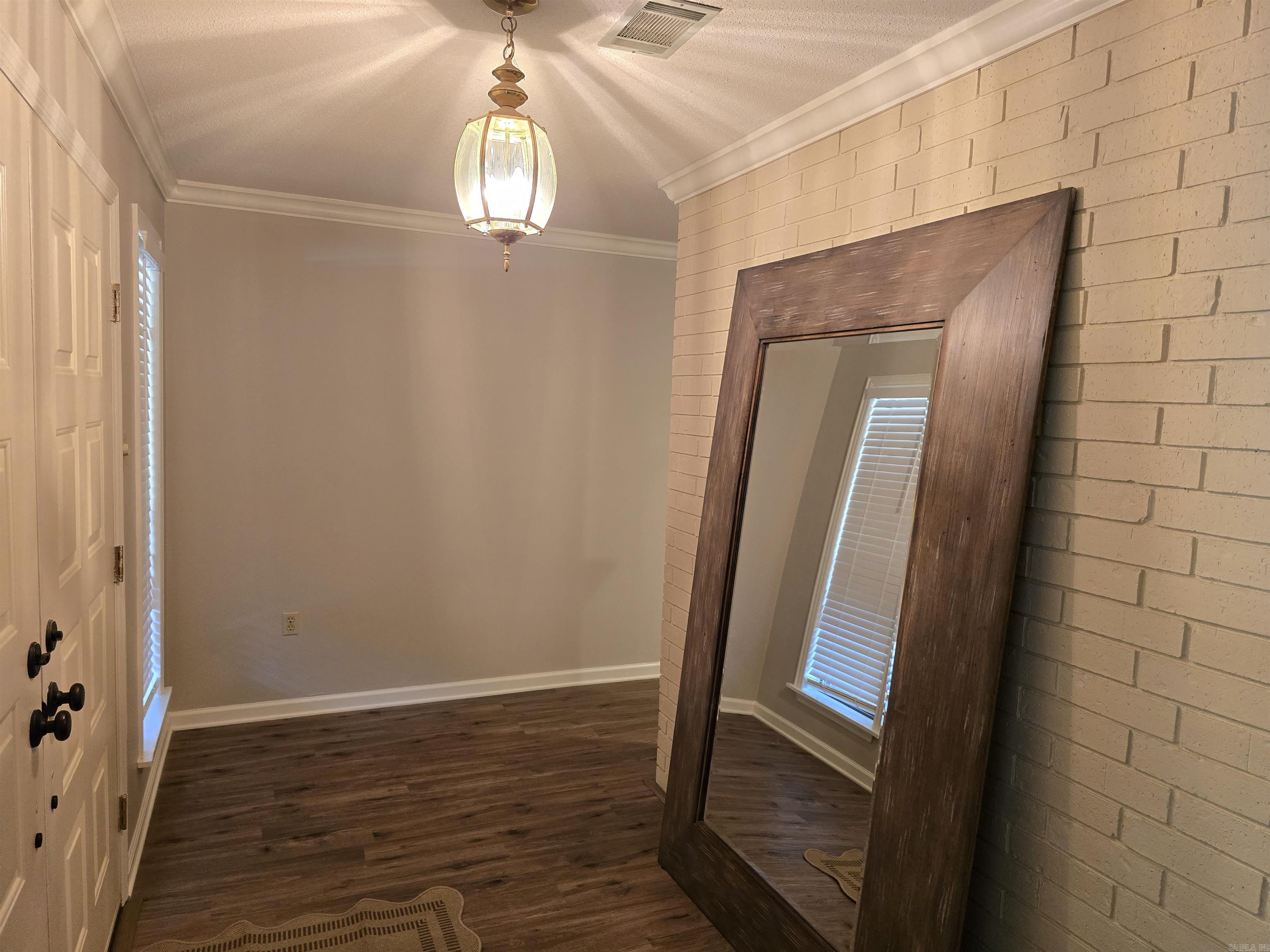 8 Sandstone Dr. — photo 4
