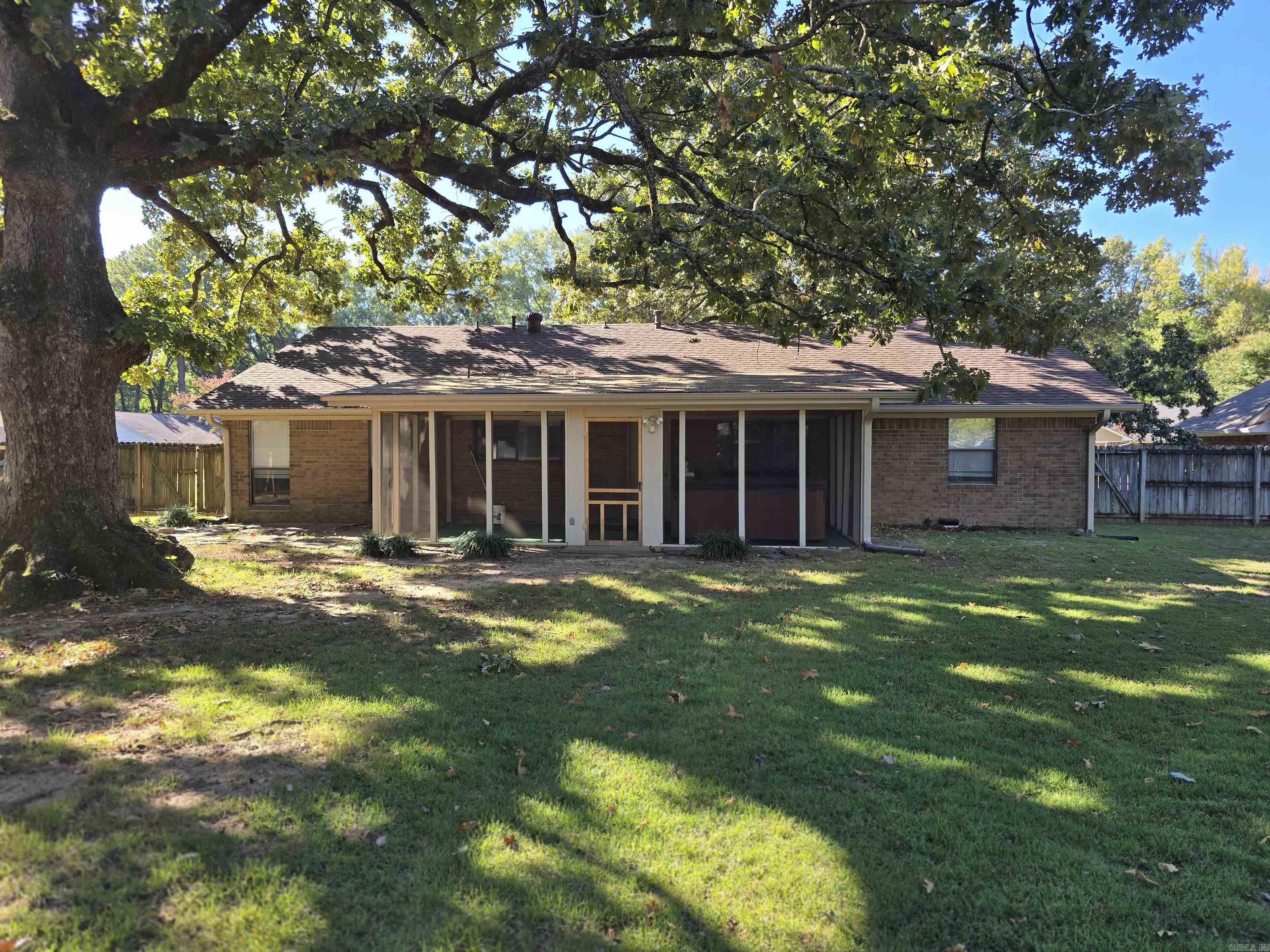 8 Sandstone Dr.  Conway, AR