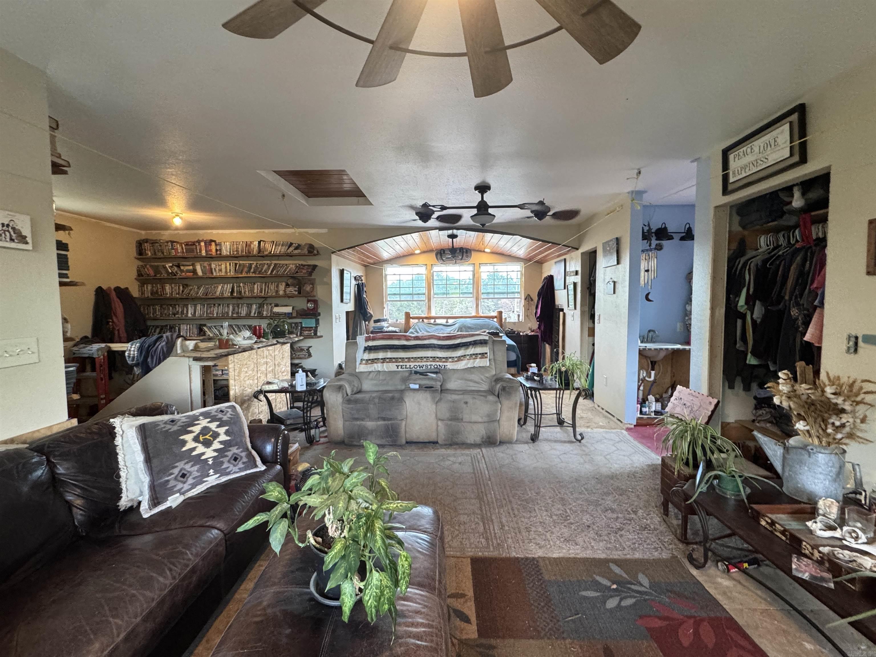 630 Mountain Creek Trail Oakland, AR 72661