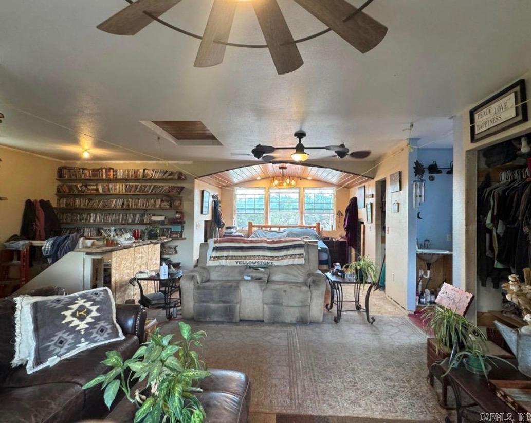 630 Mountain Creek Trail Oakland, AR 72661