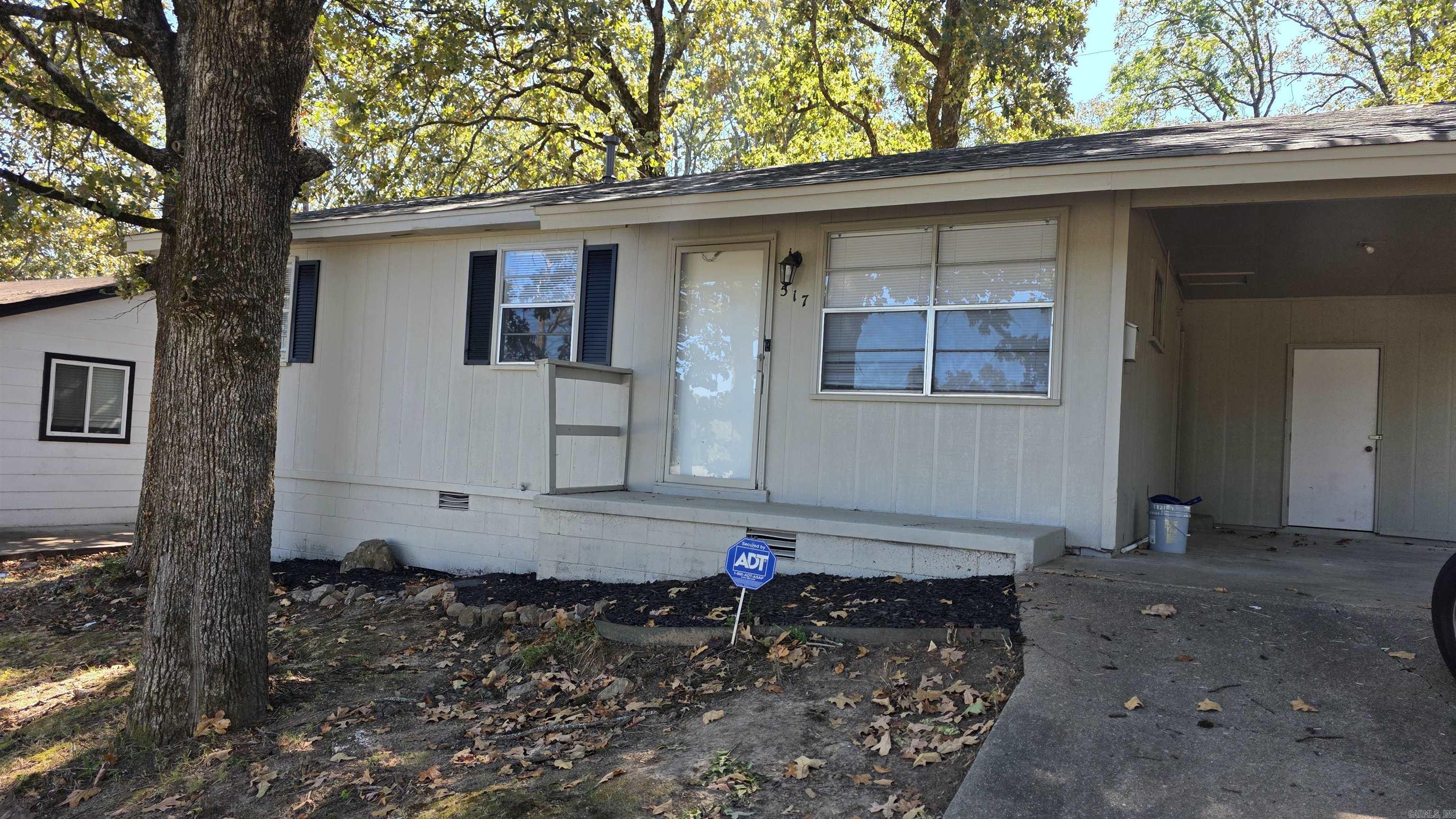 517 Libby Ln — exterior