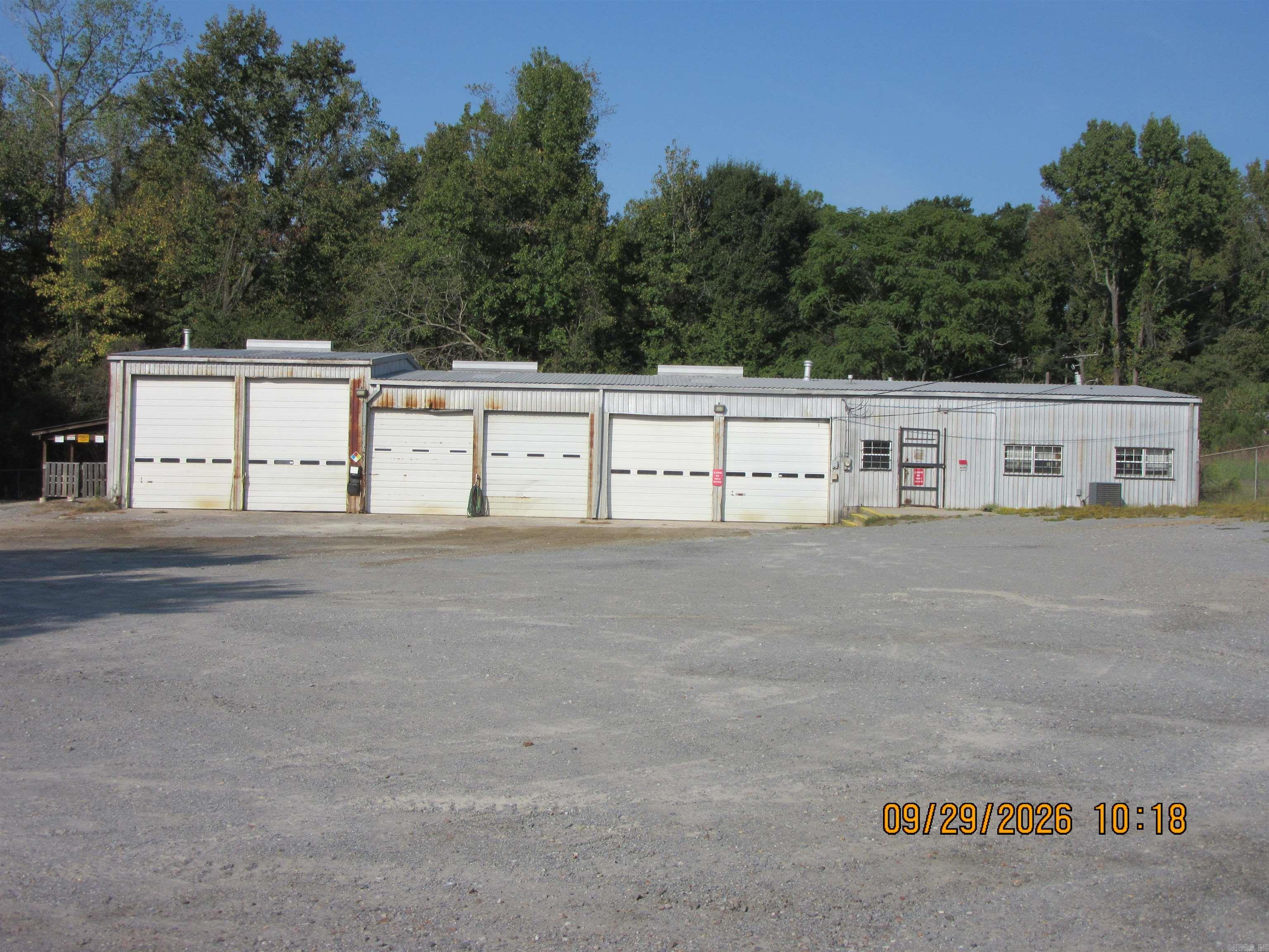 3521 Harris — exterior