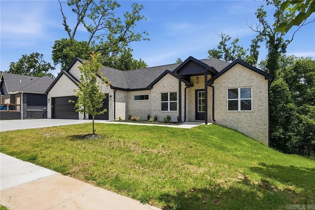 1421 Lee Street  Pea Ridge, AR