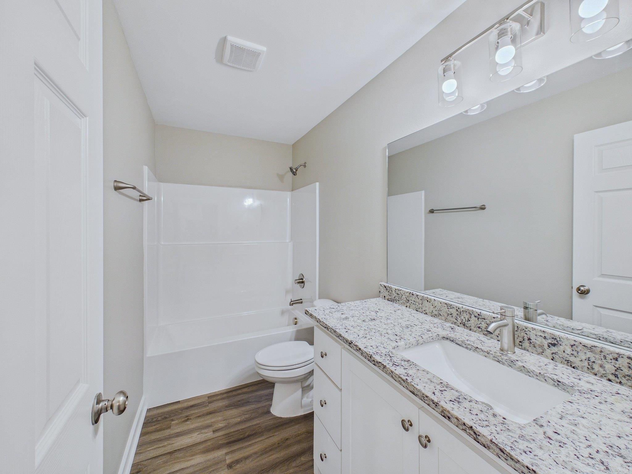 2221 E Washington  North Little Rock, AR
