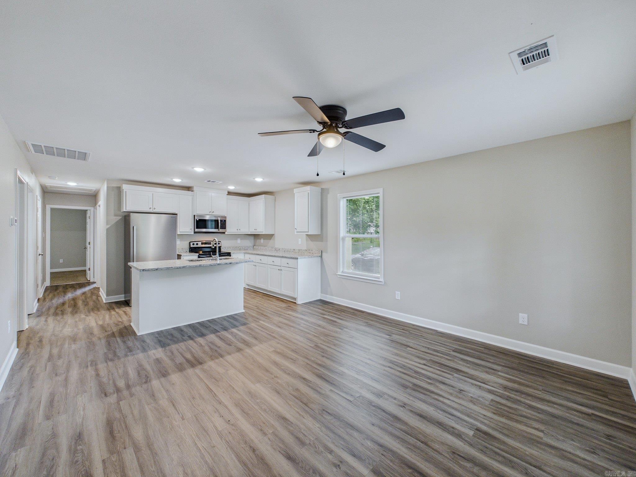 2221 E Washington Avenue — photo 5