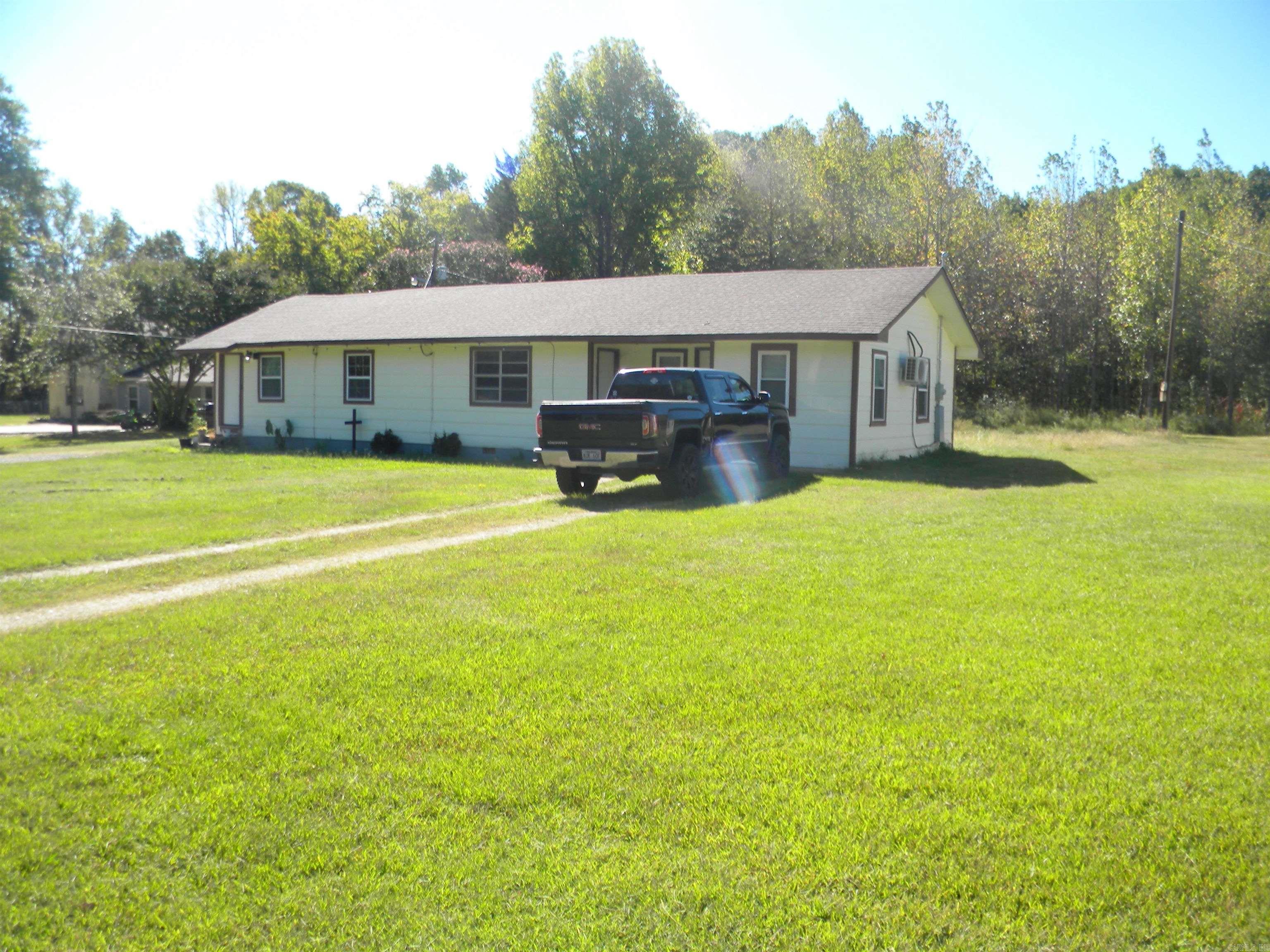 156 Hwy 13 Highway — exterior