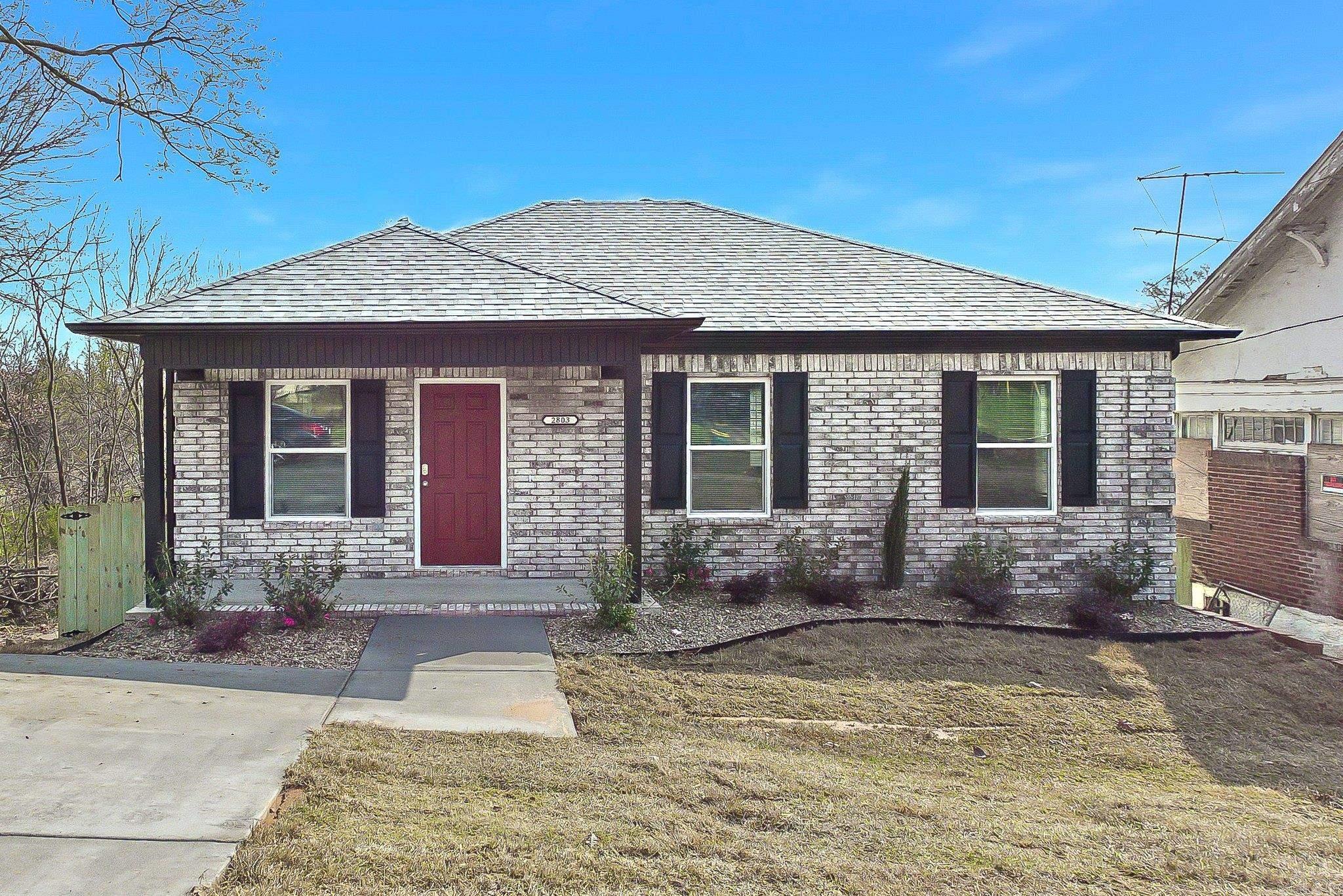 2803 W Daisy L Gatson Bates Drive — exterior