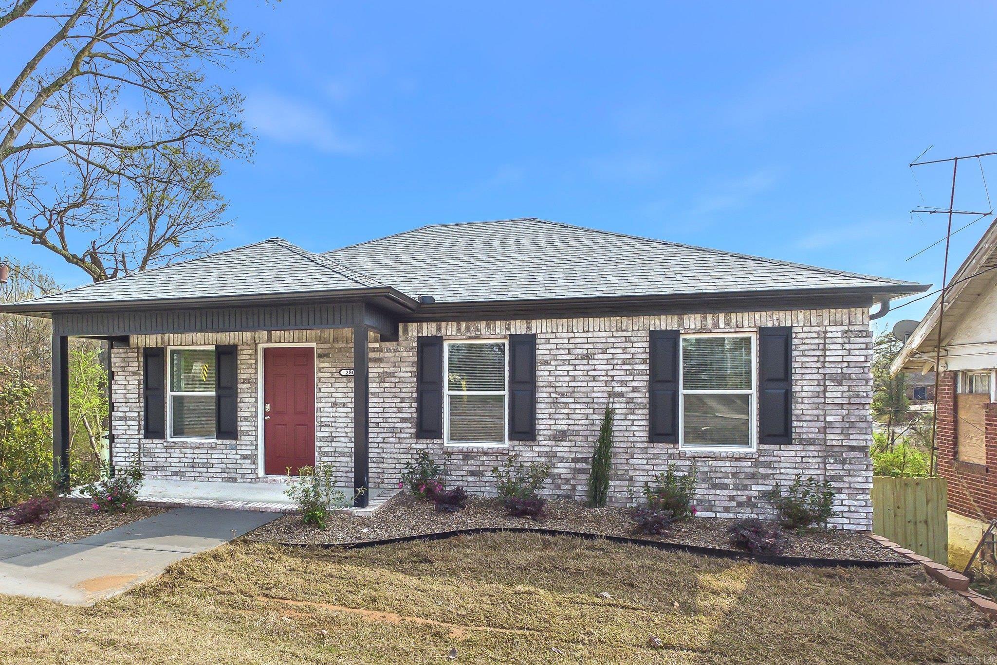 2803 W Daisy L Gatson Bates Drive — photo 2