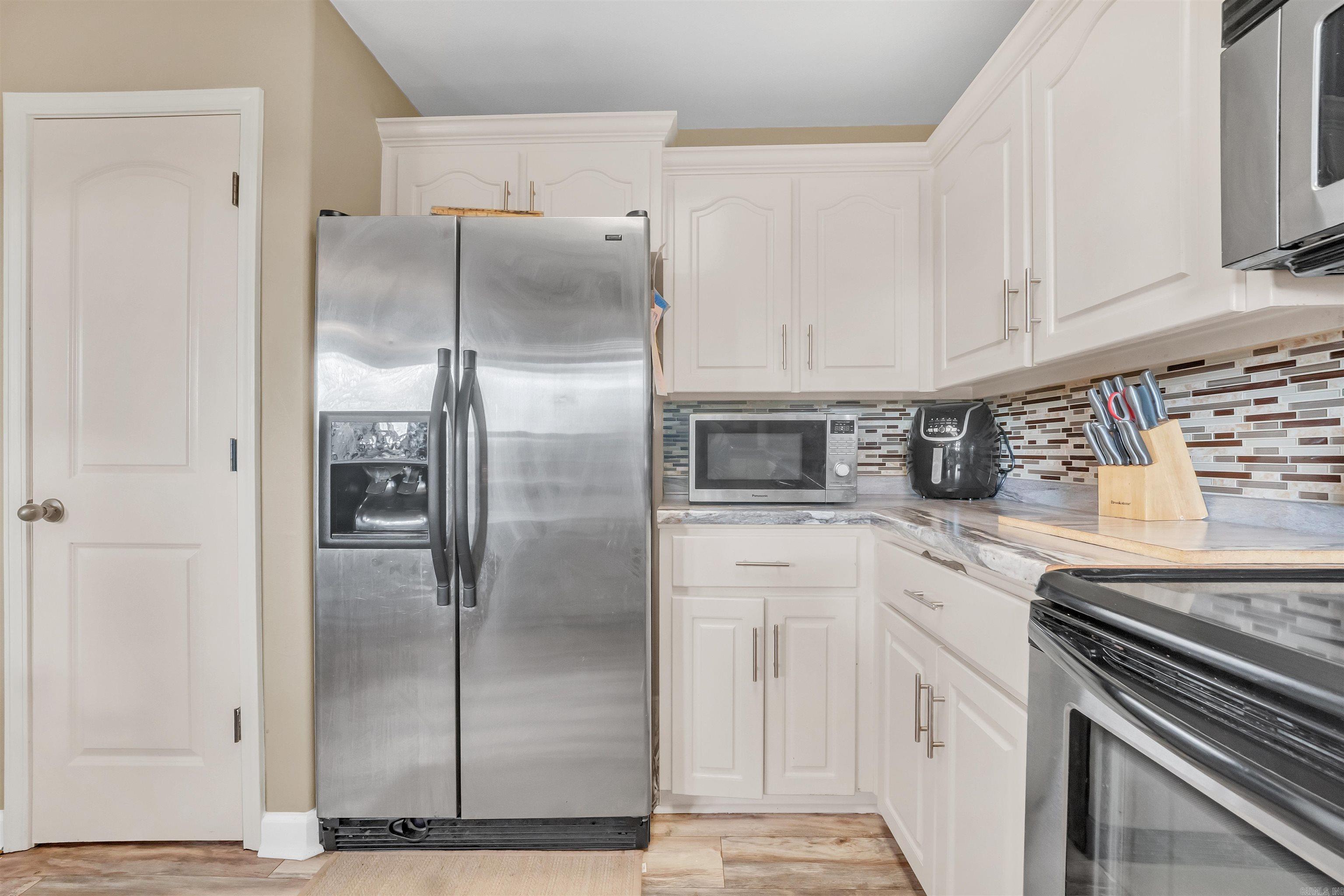 1220 S Chatfield  Benton, AR