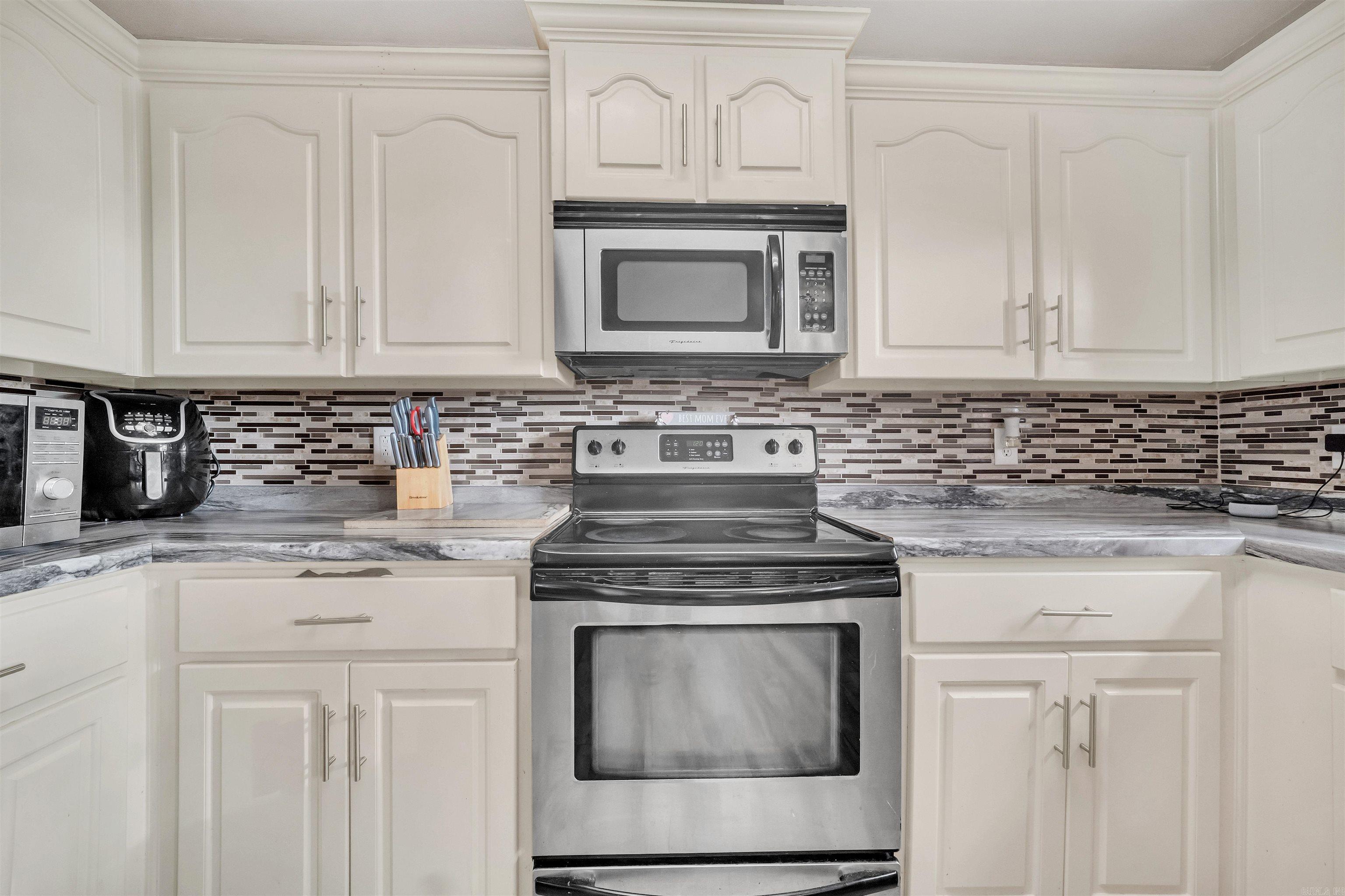 1220 S Chatfield  Benton, AR
