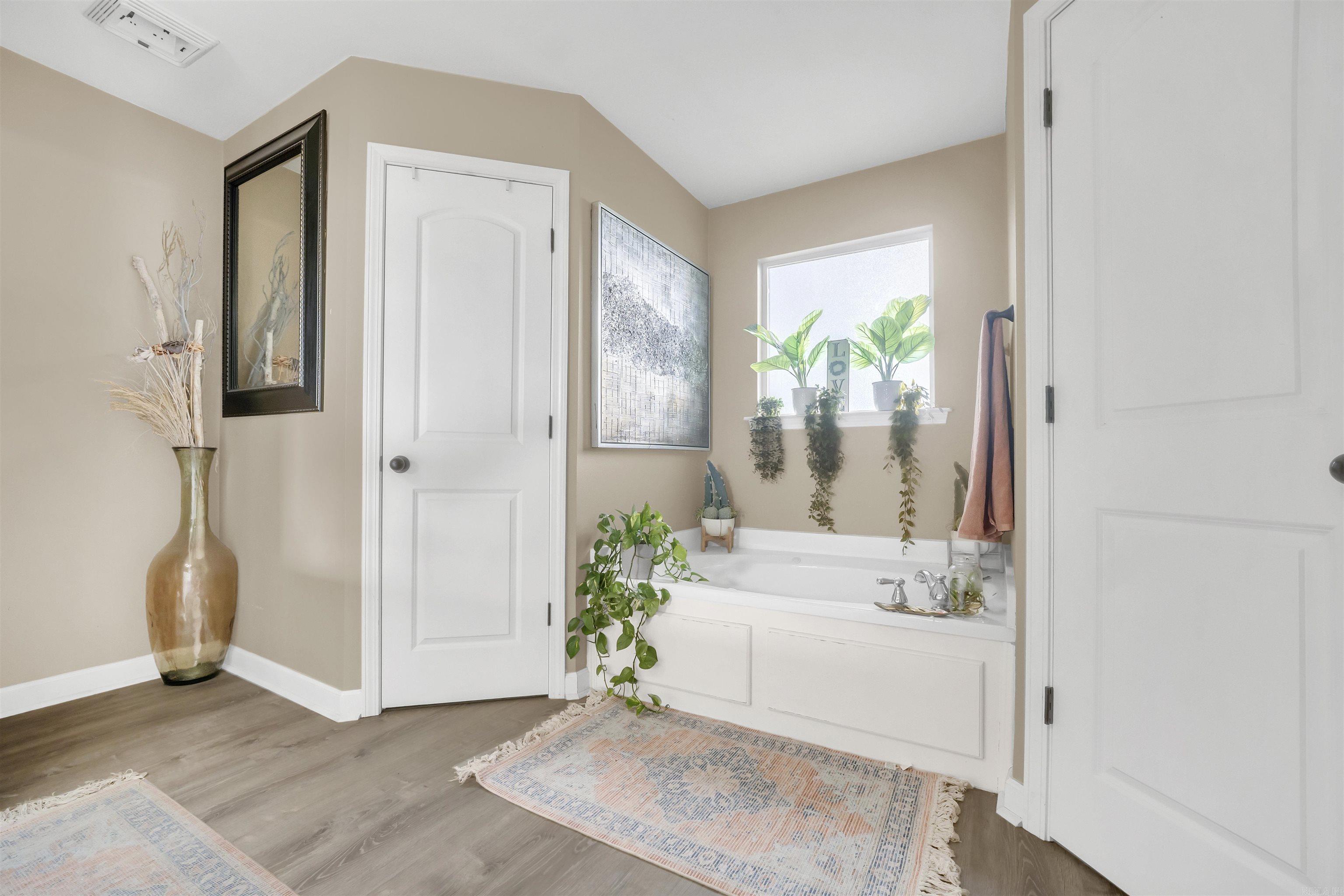1220 S Chatfield  Benton, AR