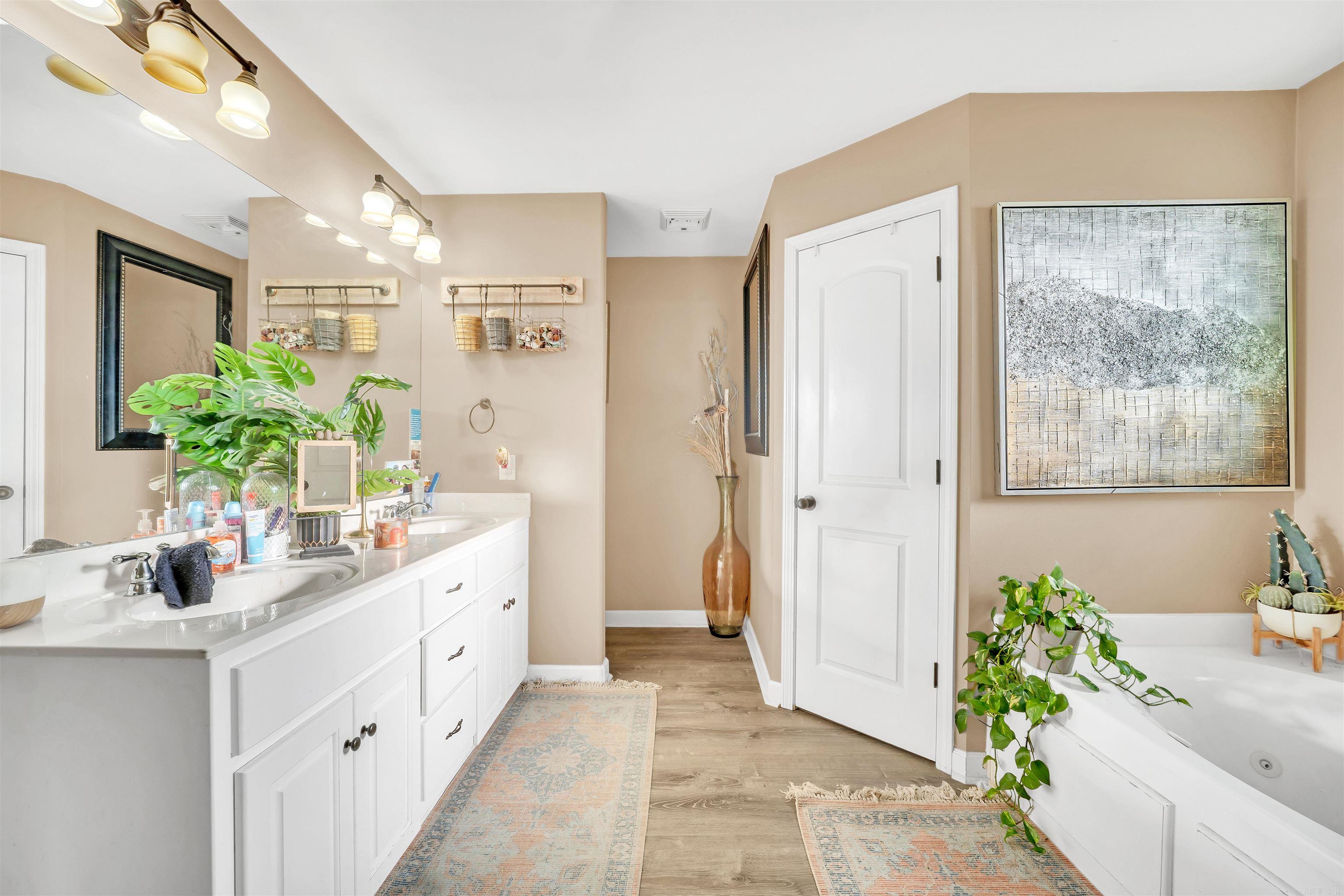 1220 S Chatfield  Benton, AR
